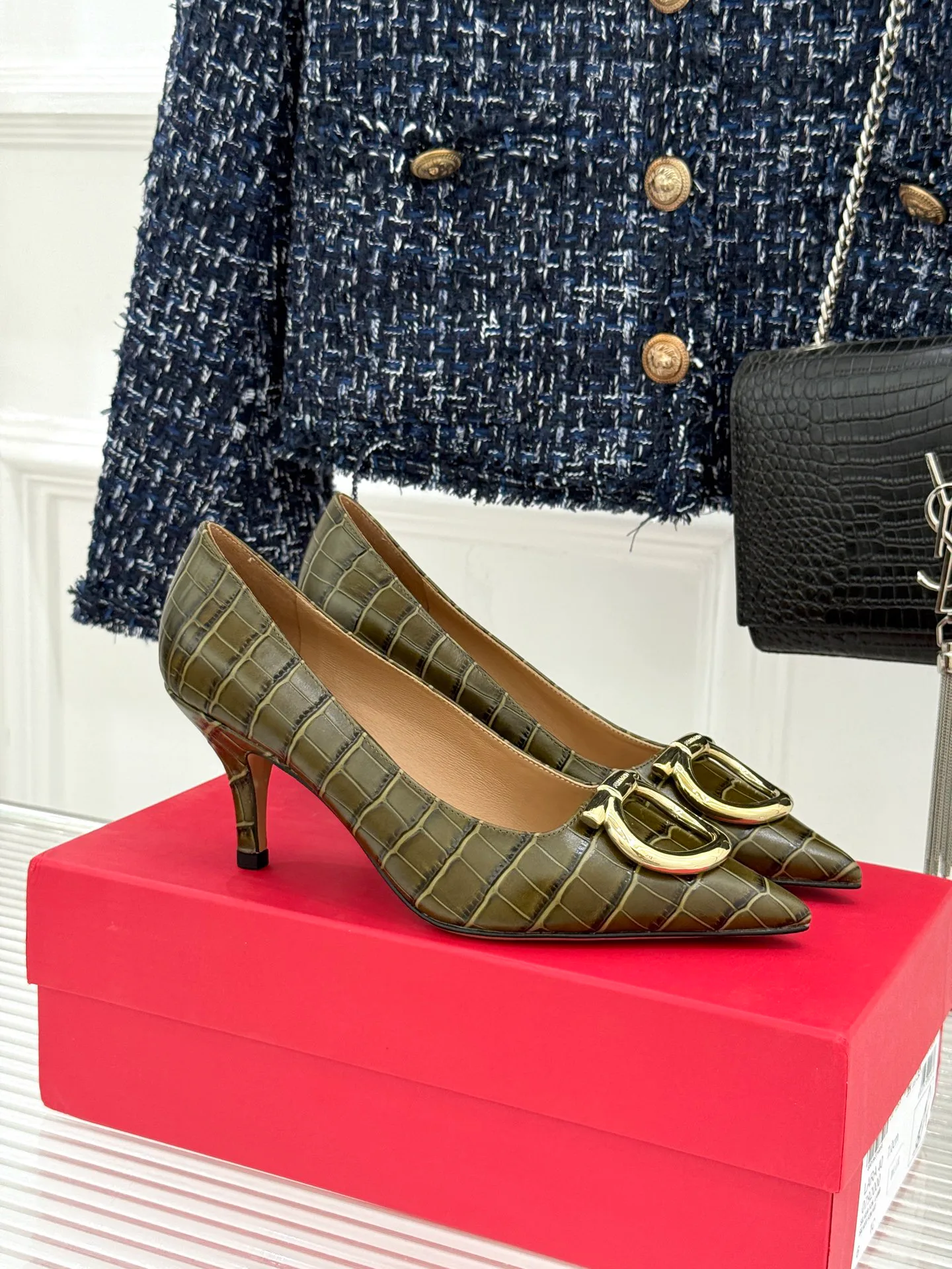 Туфли Женские Salvatore Ferragamo 18104108
