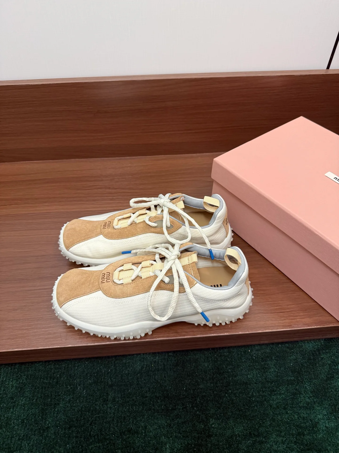 Кроссовки Женские Miu Miu 18042052