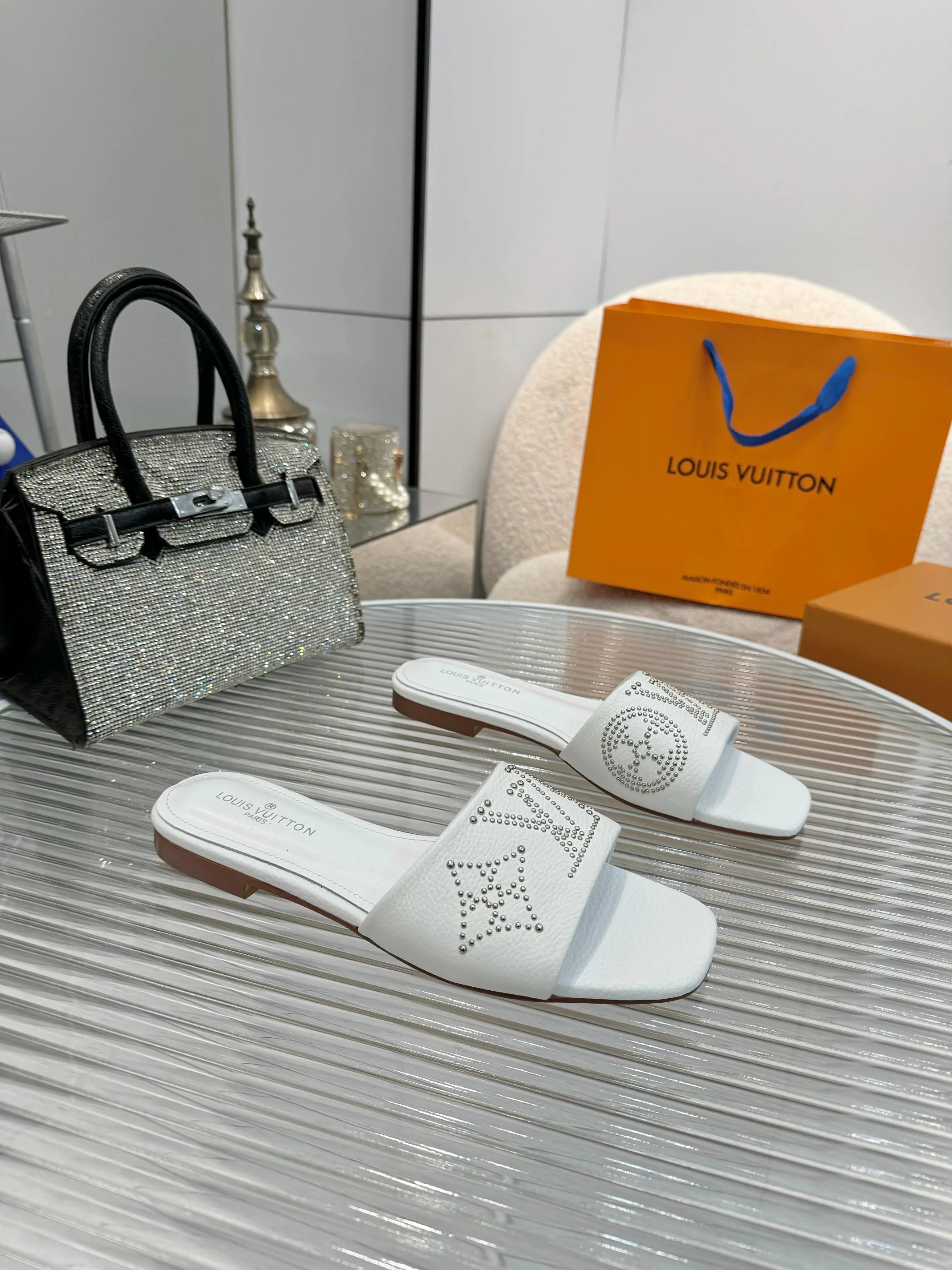 Шлепанцы Женские Louis Vuitton 25916