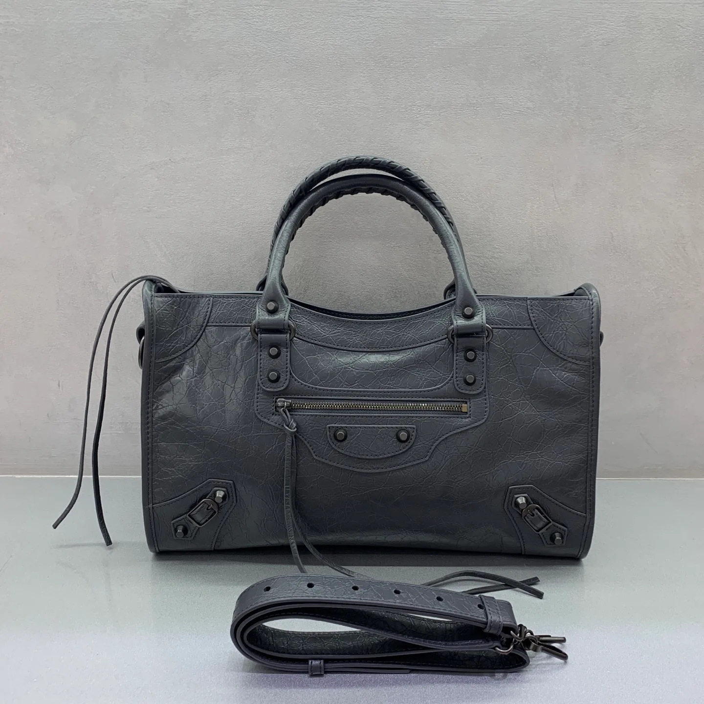 Классические Сумки Женские Balenciaga 18136150