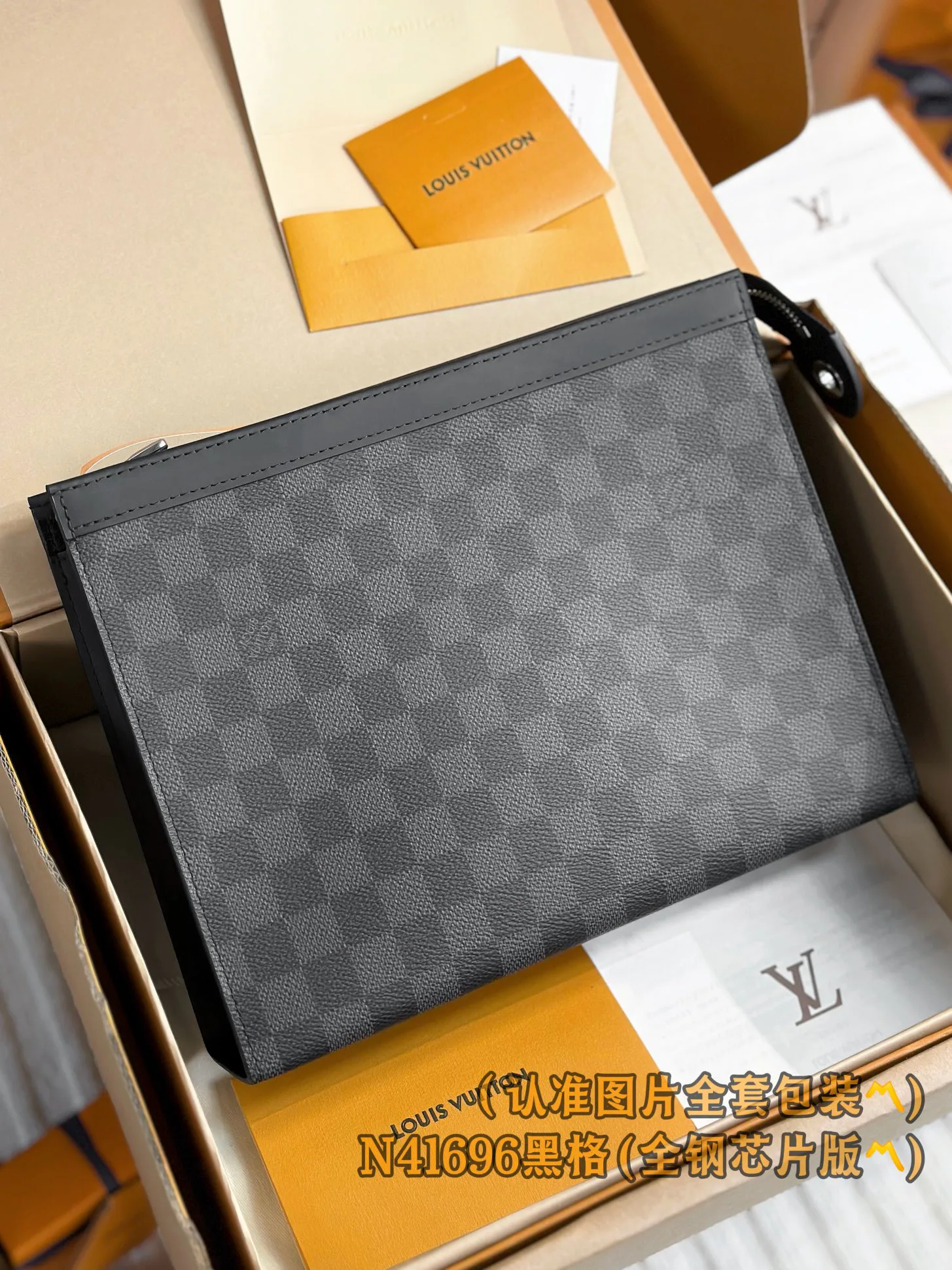 Клатчи Женские Louis Vuitton 18148141