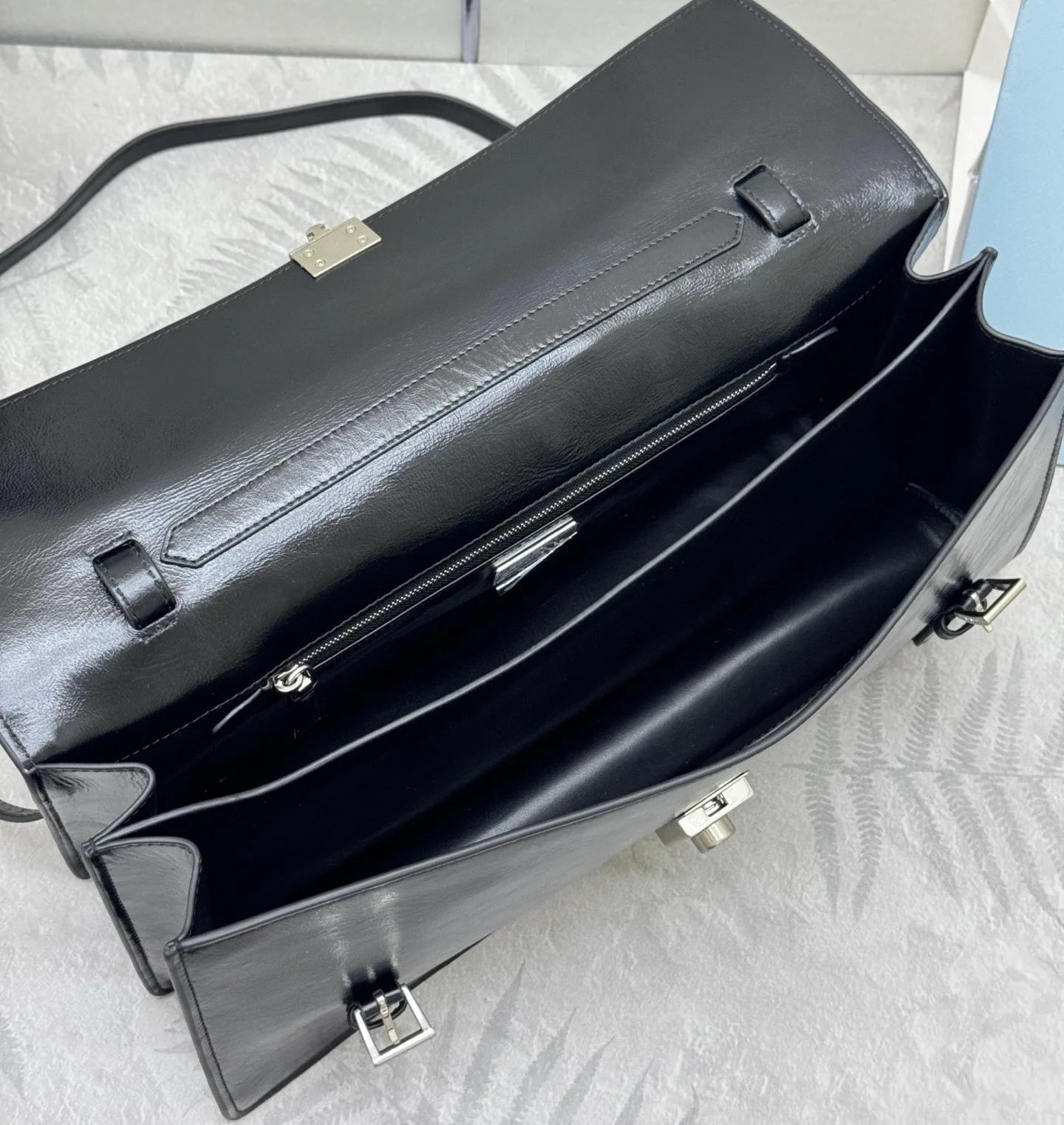 Классические Сумки Женские Prada 11462462