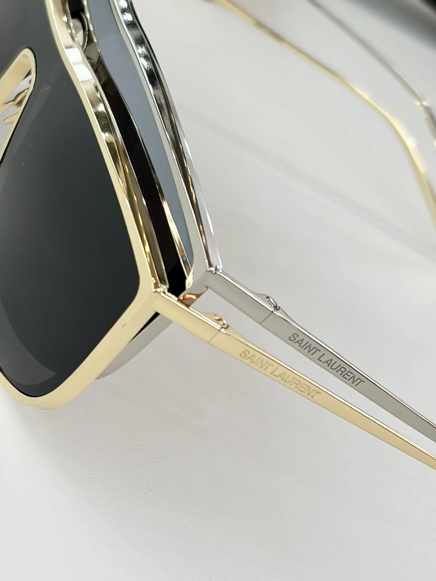 Очки Saint Laurent 13389350