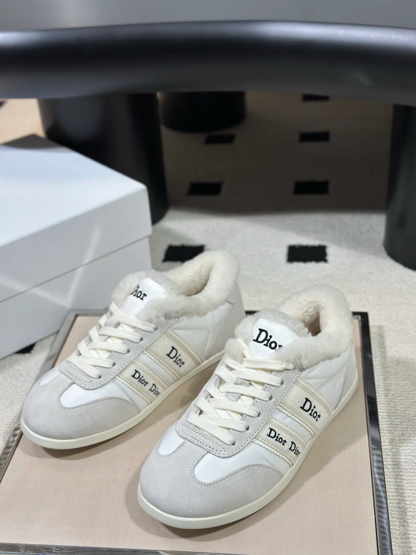 Кроссовки Женские Christian Dior 18366779
