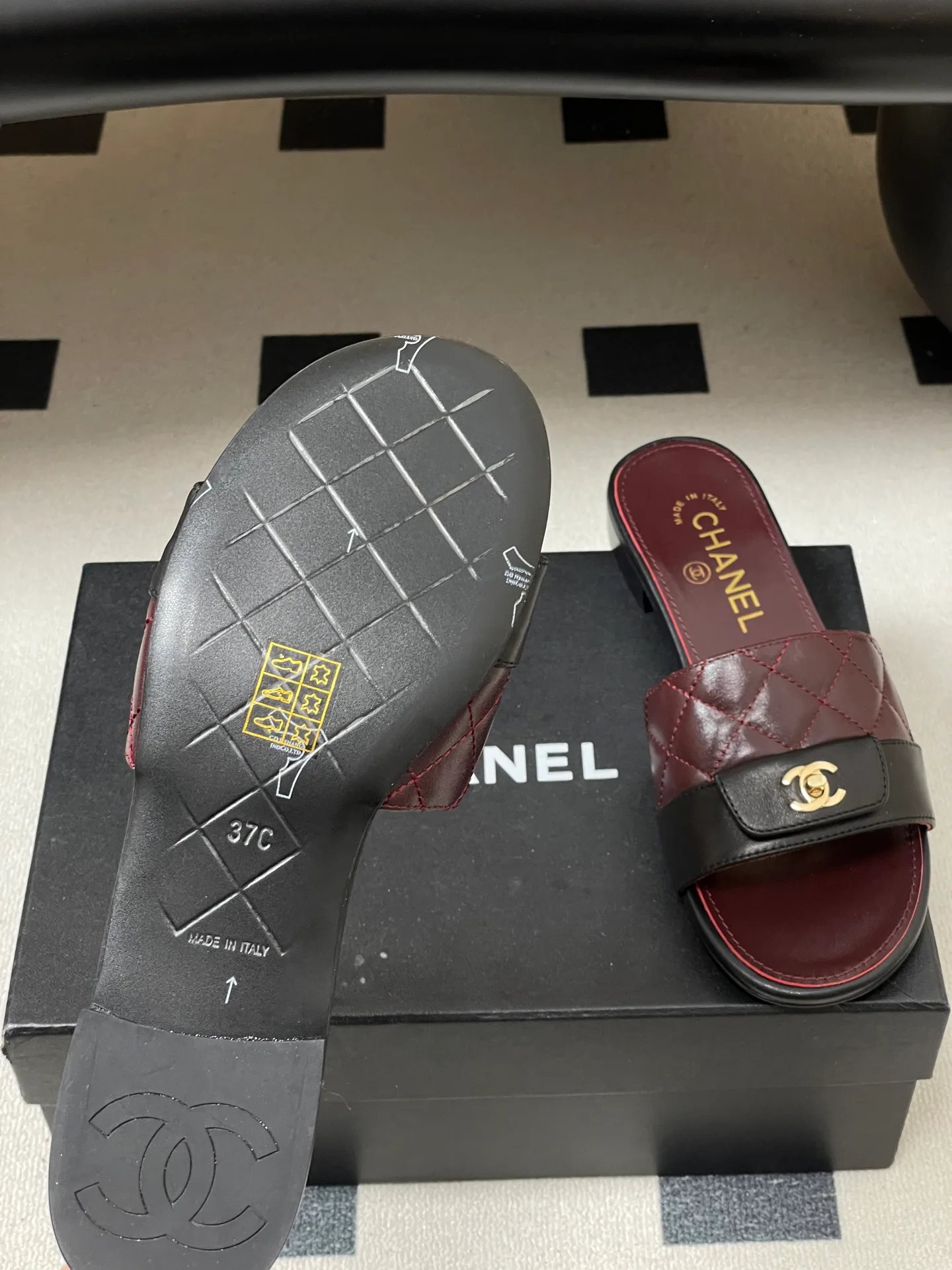 Шлепанцы Женские Chanel 10993944