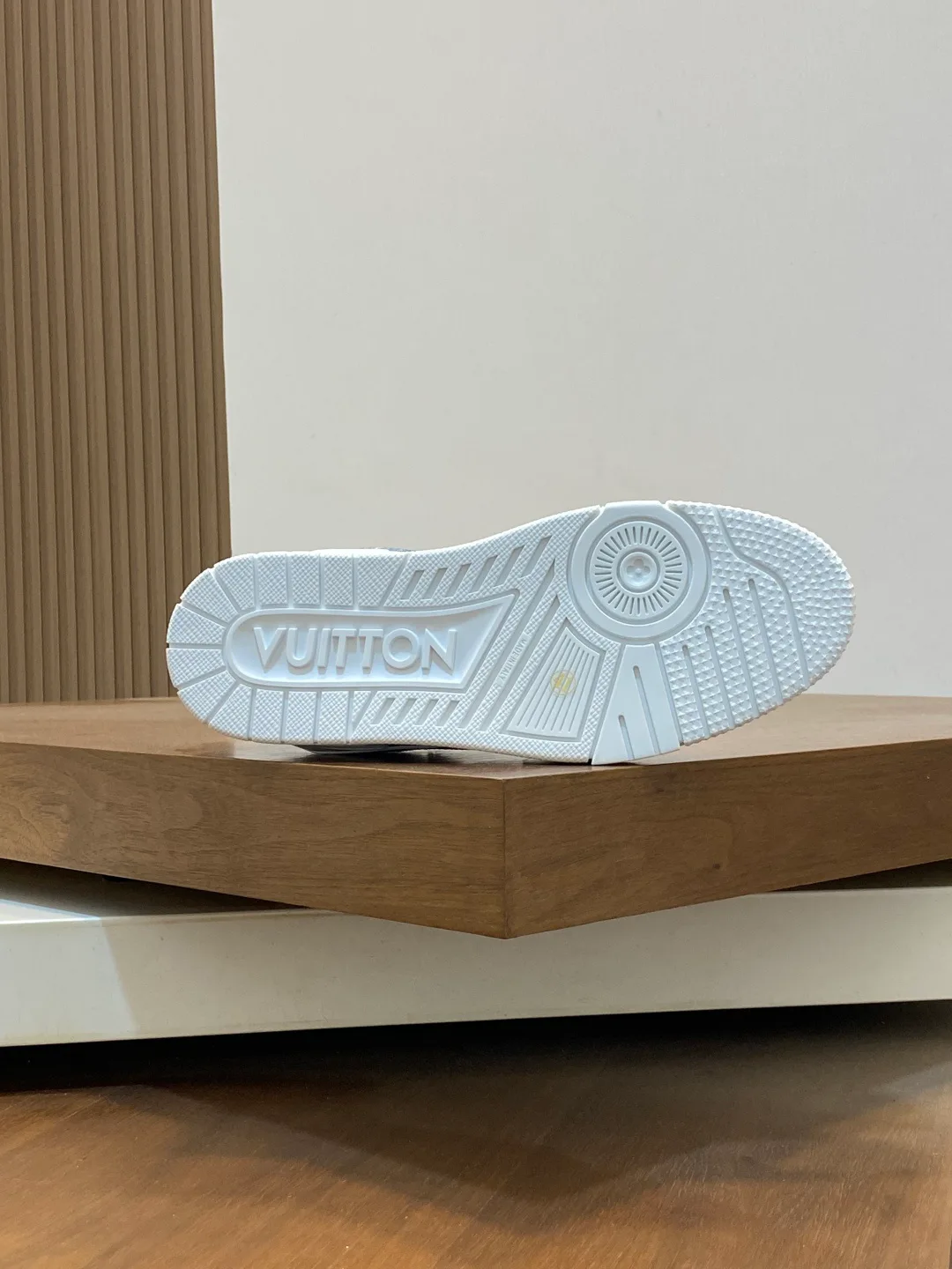 Кроссовки Мужские Louis Vuitton 886445