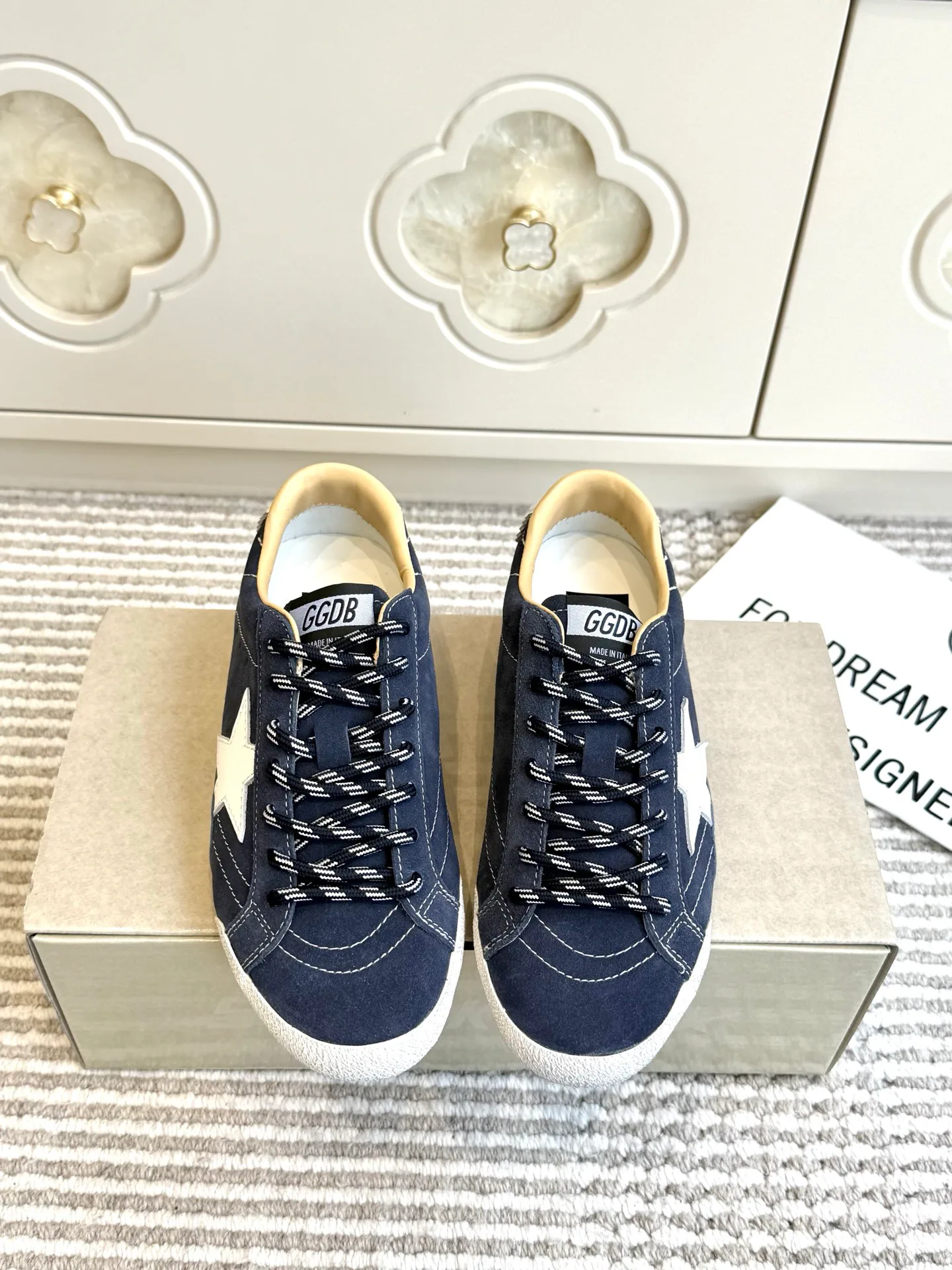 Кроссовки Женские Golden Goose 18360510