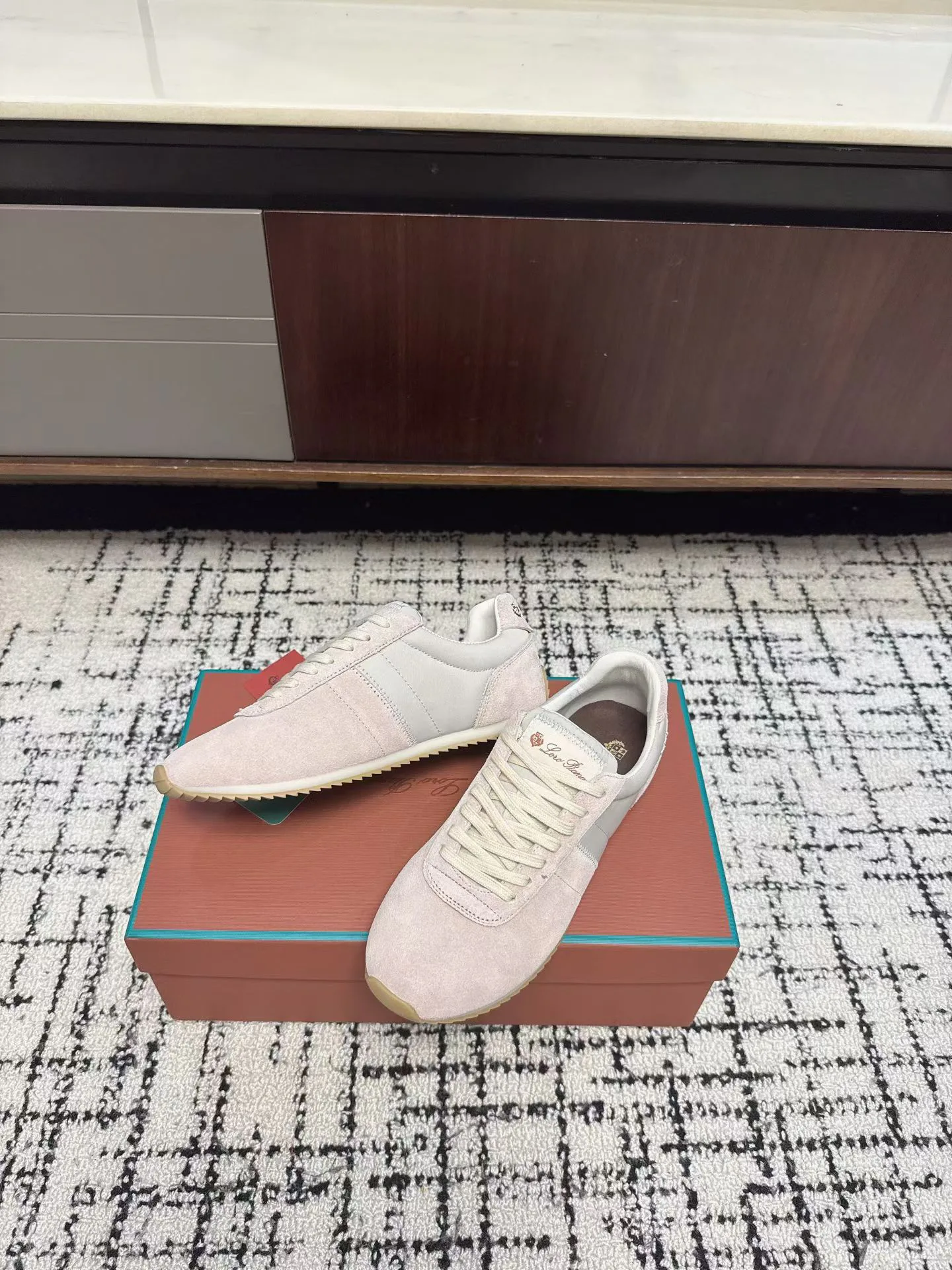 Кроссовки Женские Loro Piana 17335017