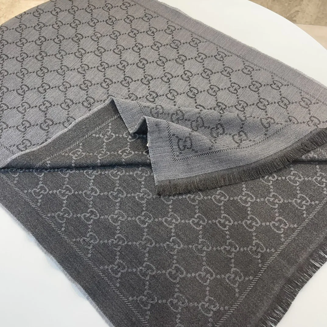 Шарфы Gucci 747430