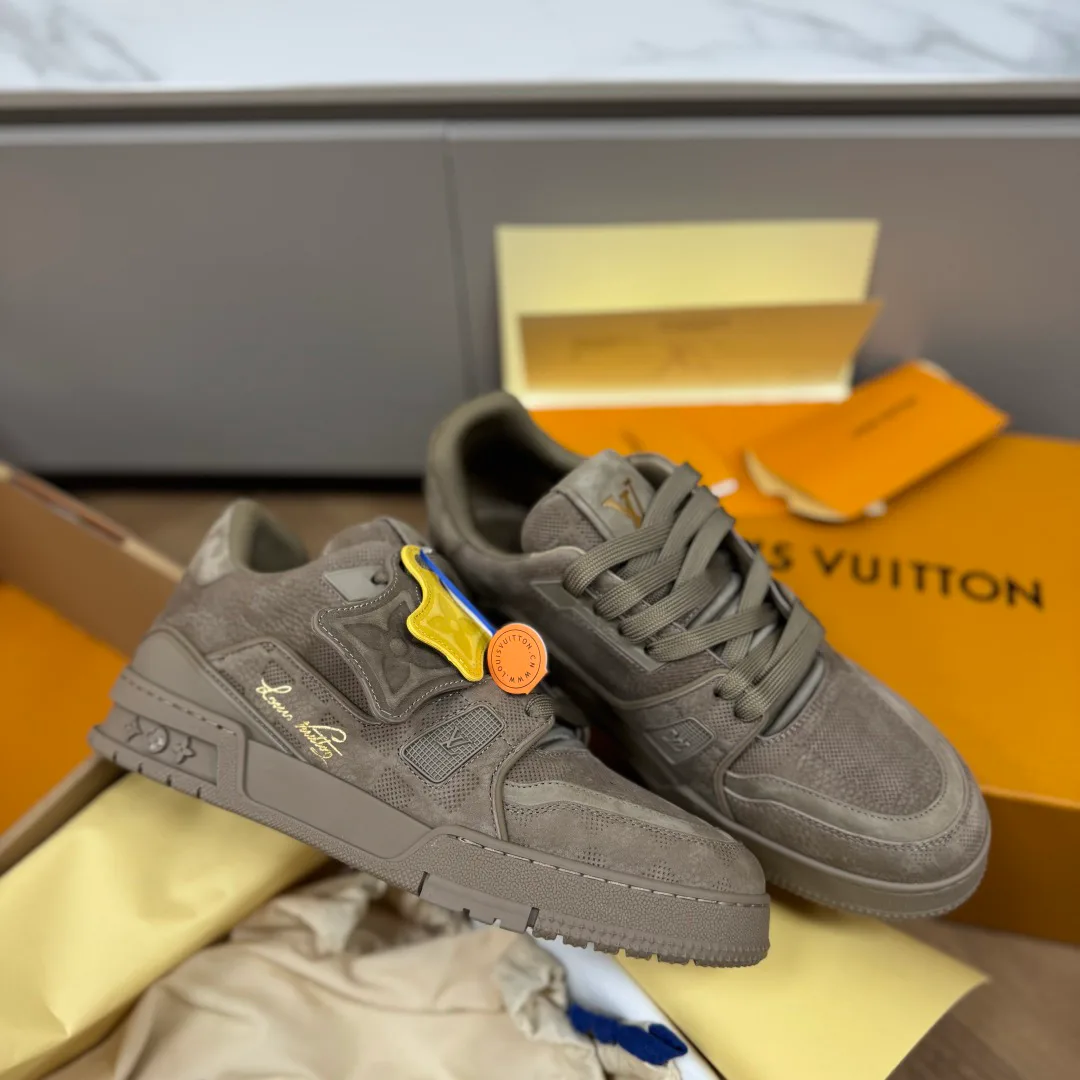 Кроссовки Женские Louis Vuitton 2405201