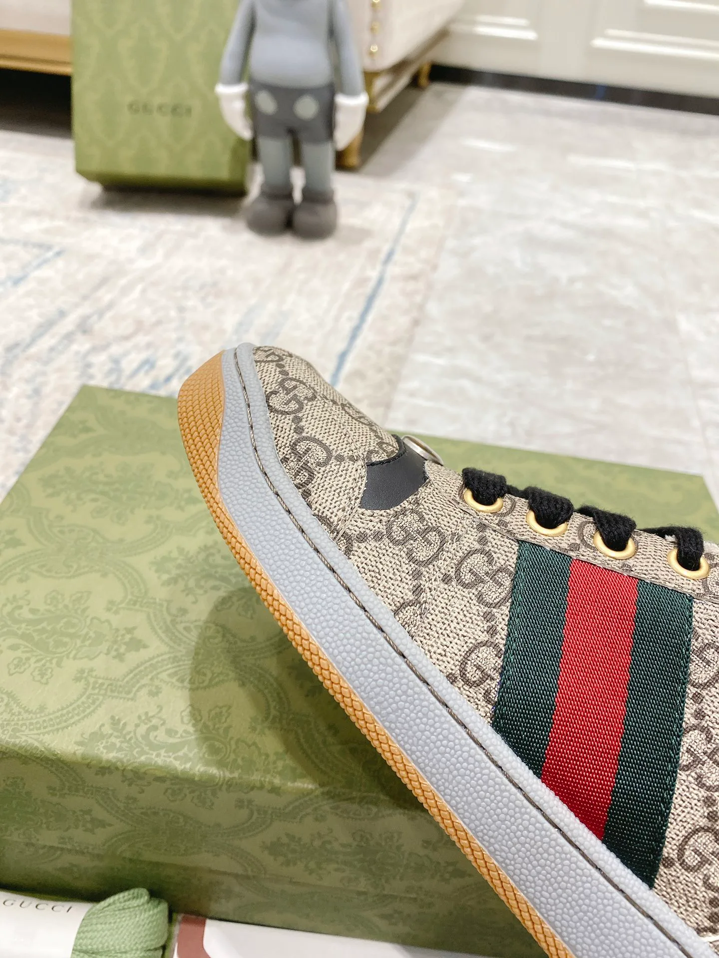 Кроссовки Женские Gucci 944987