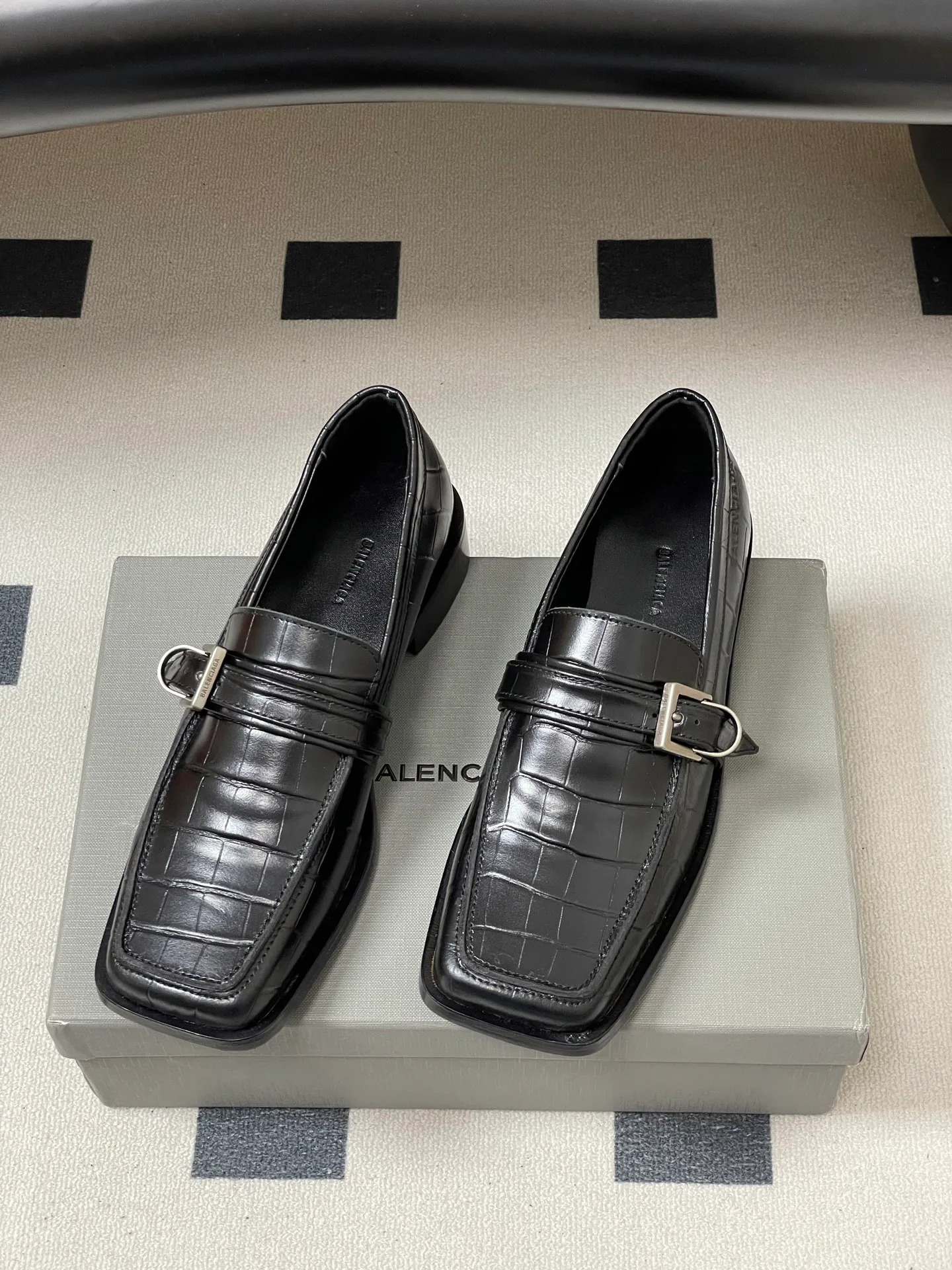 Лоферы Женские Balenciaga 668640
