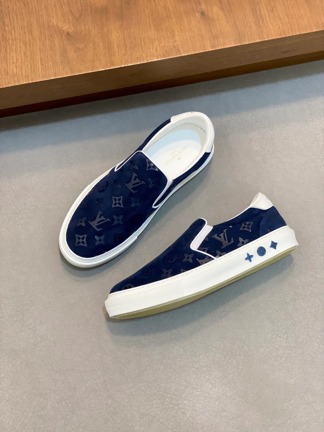 Кроссовки Мужские Louis Vuitton 17934202