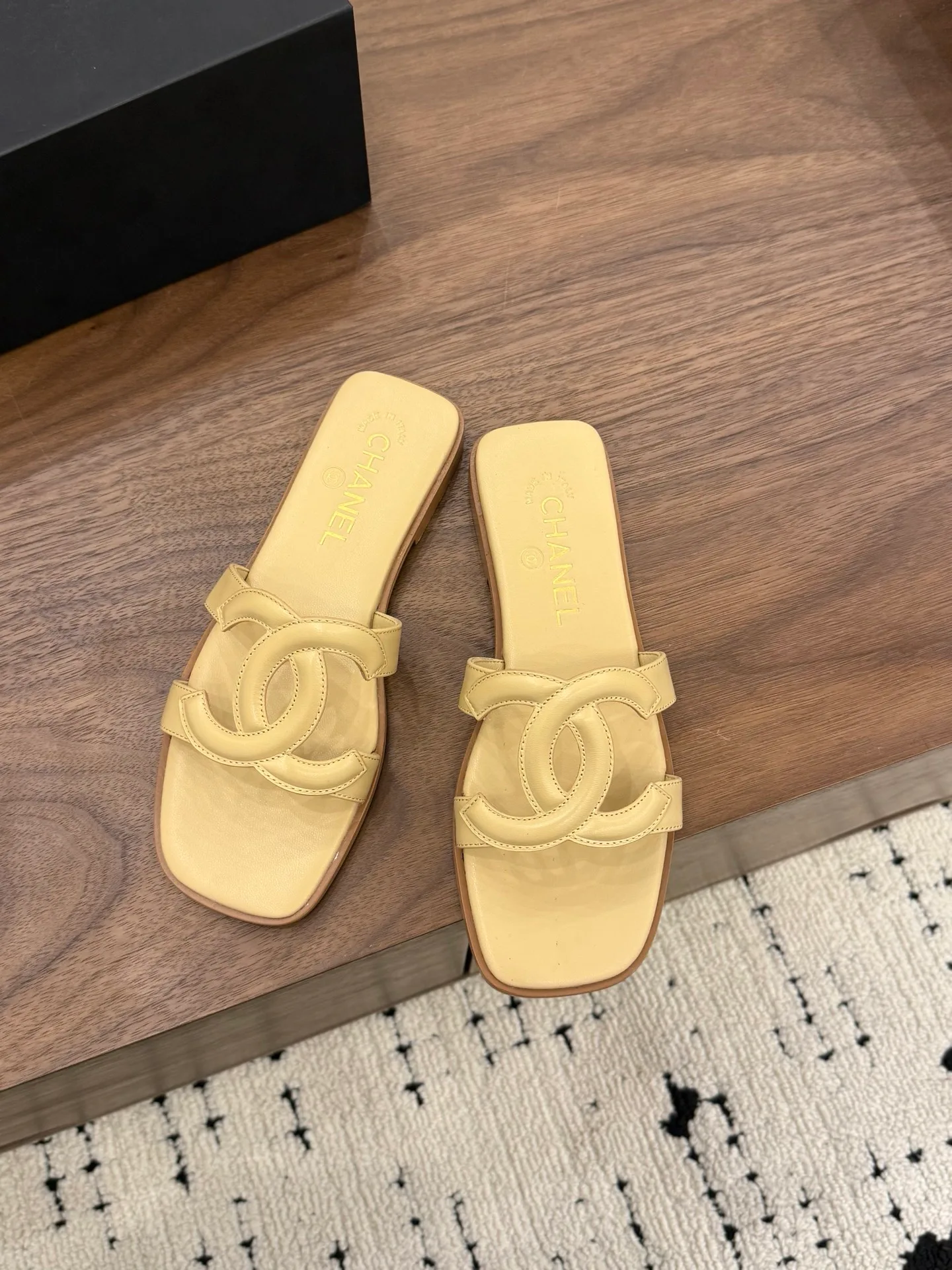 Туфли Женские Chanel 11516320