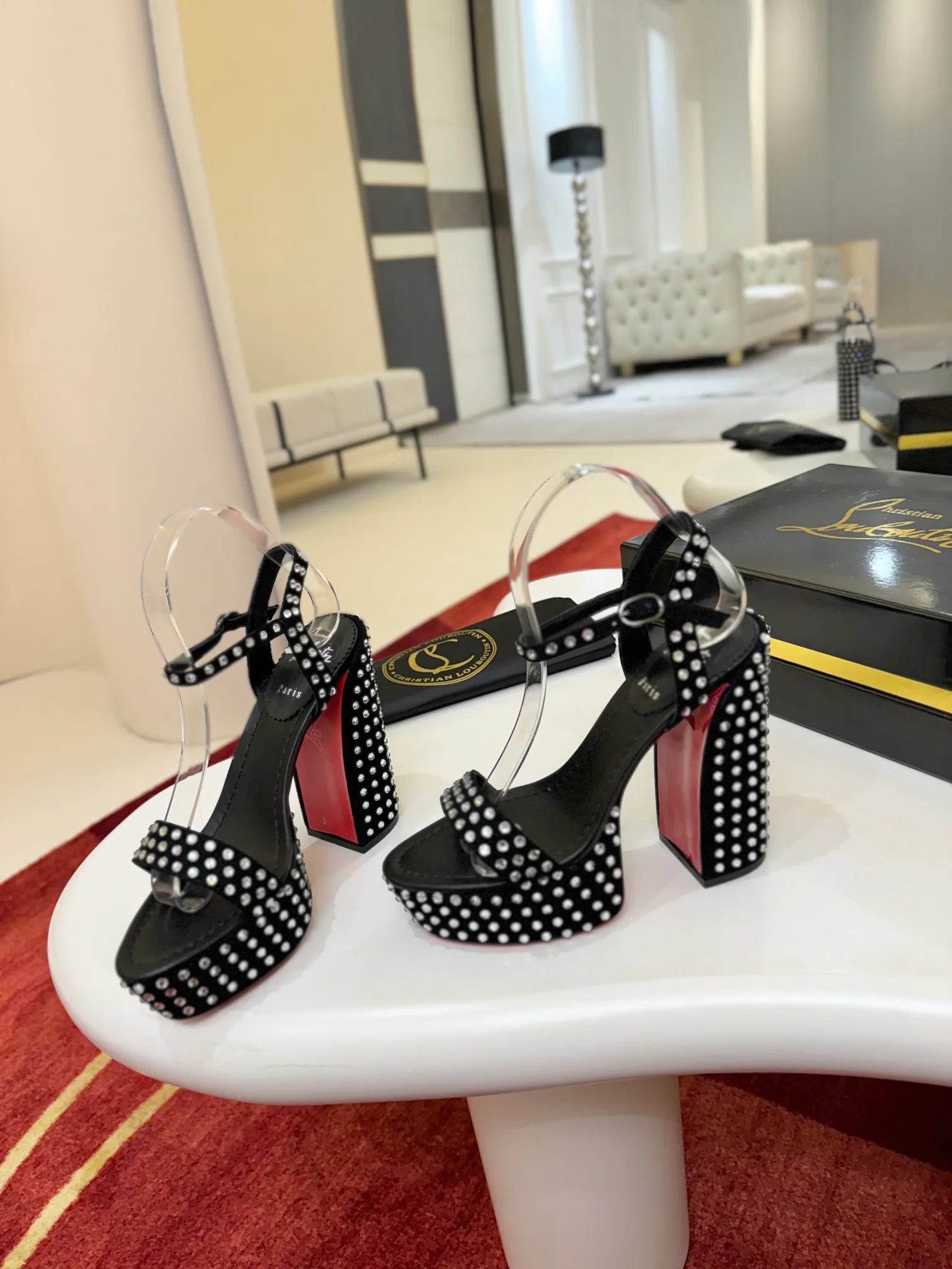 Сандалии Женские Christian Louboutin 1284471