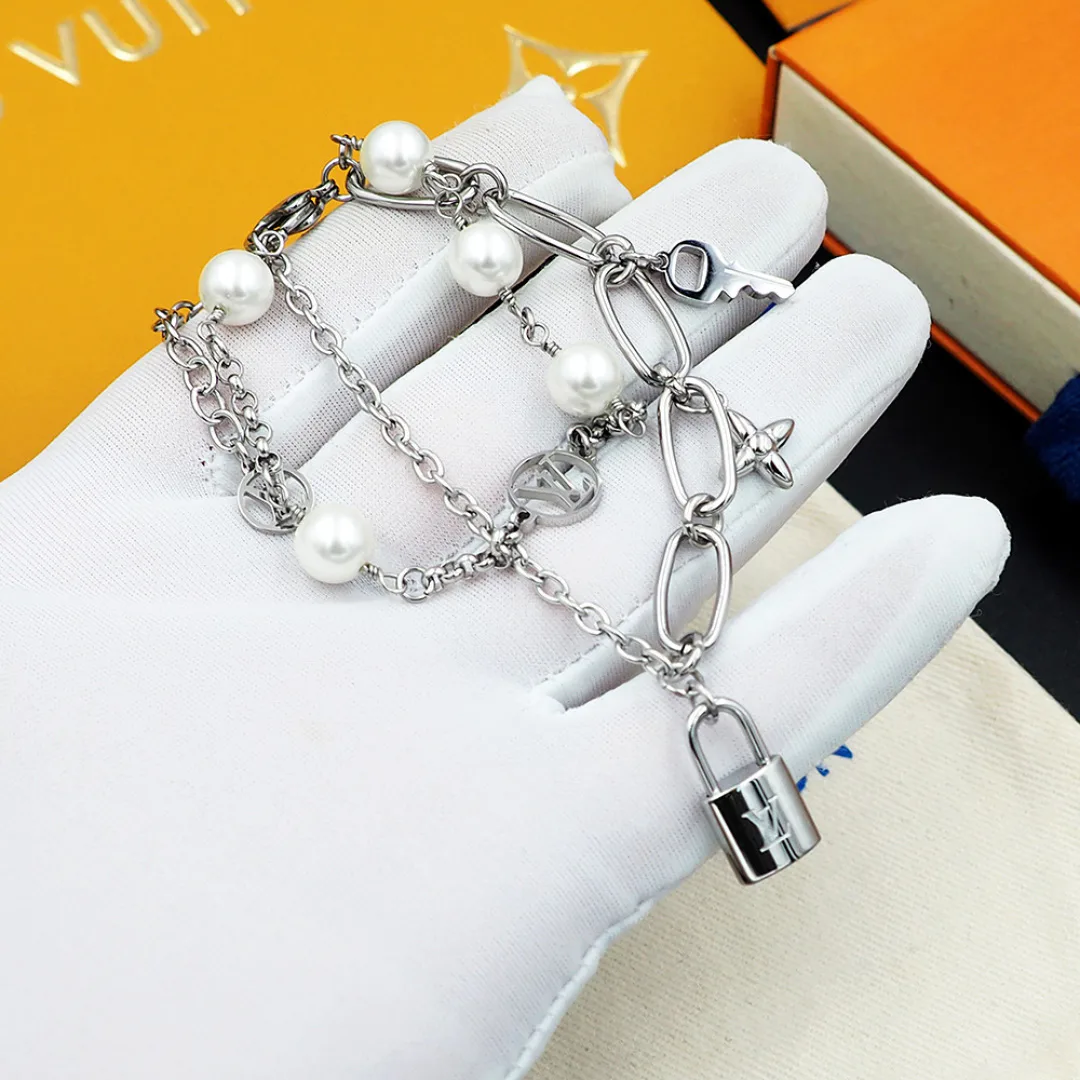 Бижутерия Louis Vuitton 11240559