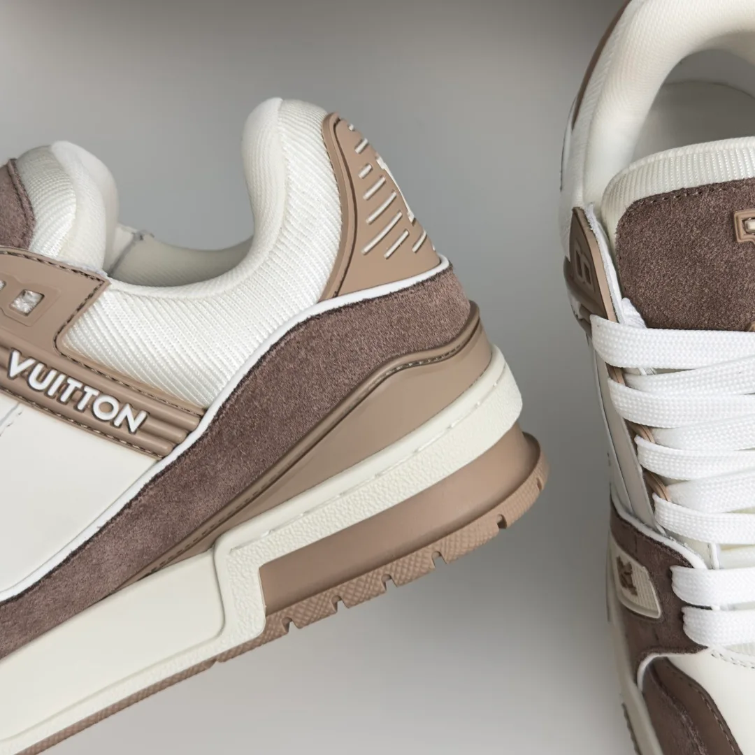 Кроссовки Женские Louis Vuitton 17950308