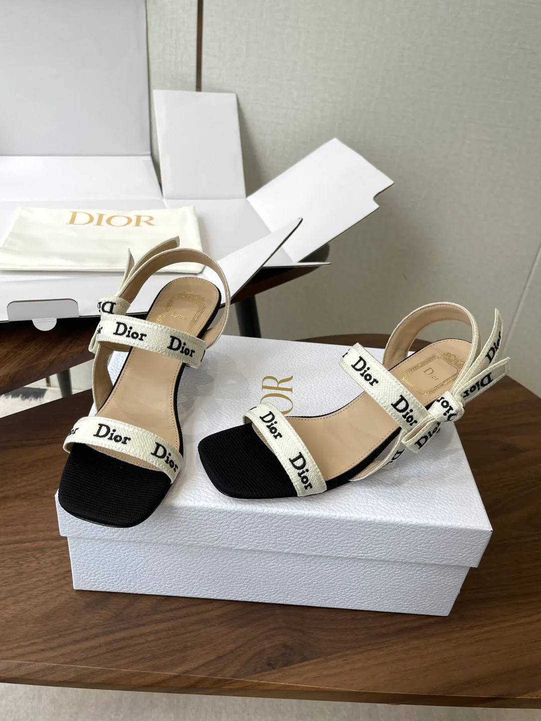 Босоножки Женские Christian Dior 13166279