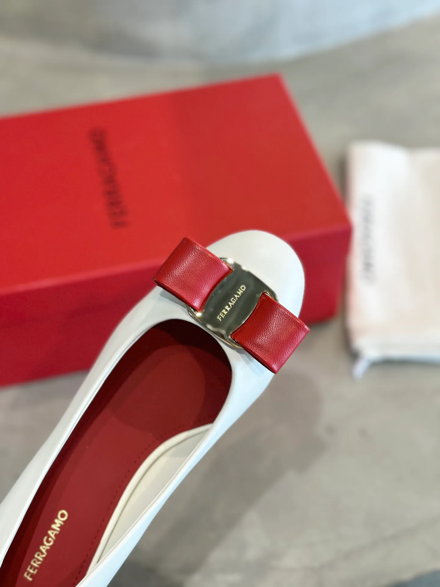 Туфли Женские Salvatore Ferragamo 11675554