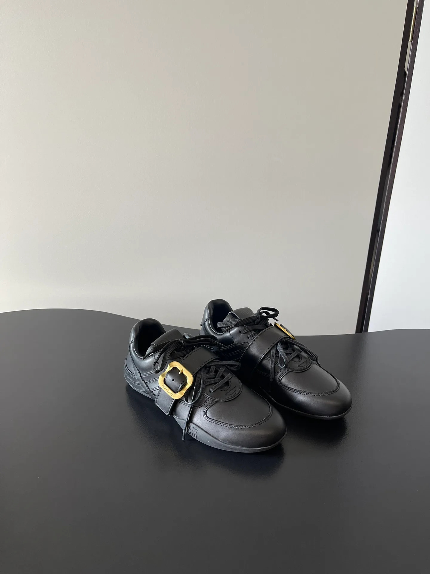 Кроссовки Женские Miu Miu 10655017