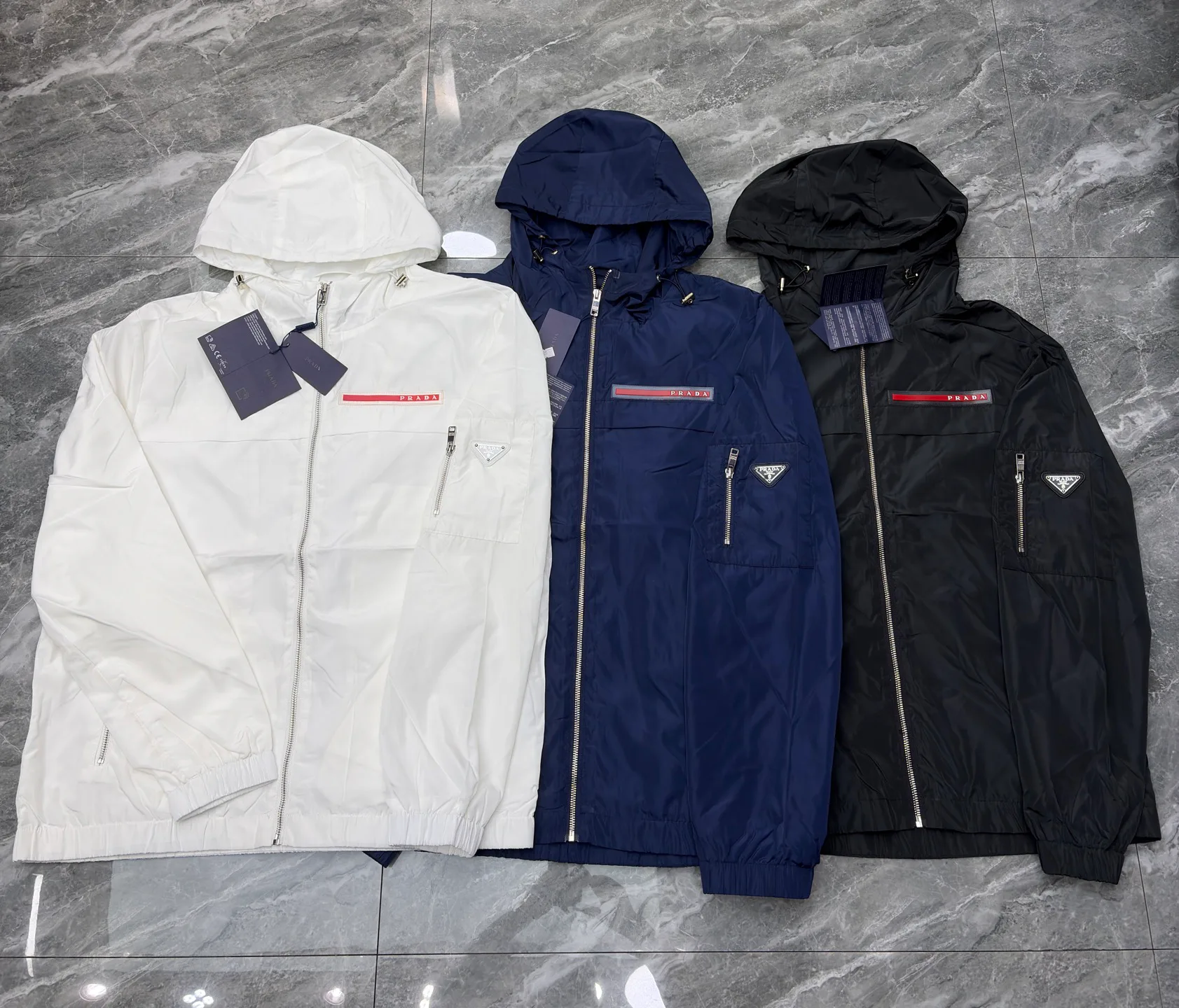 Куртки И Пуховики Мужские Prada 11690869