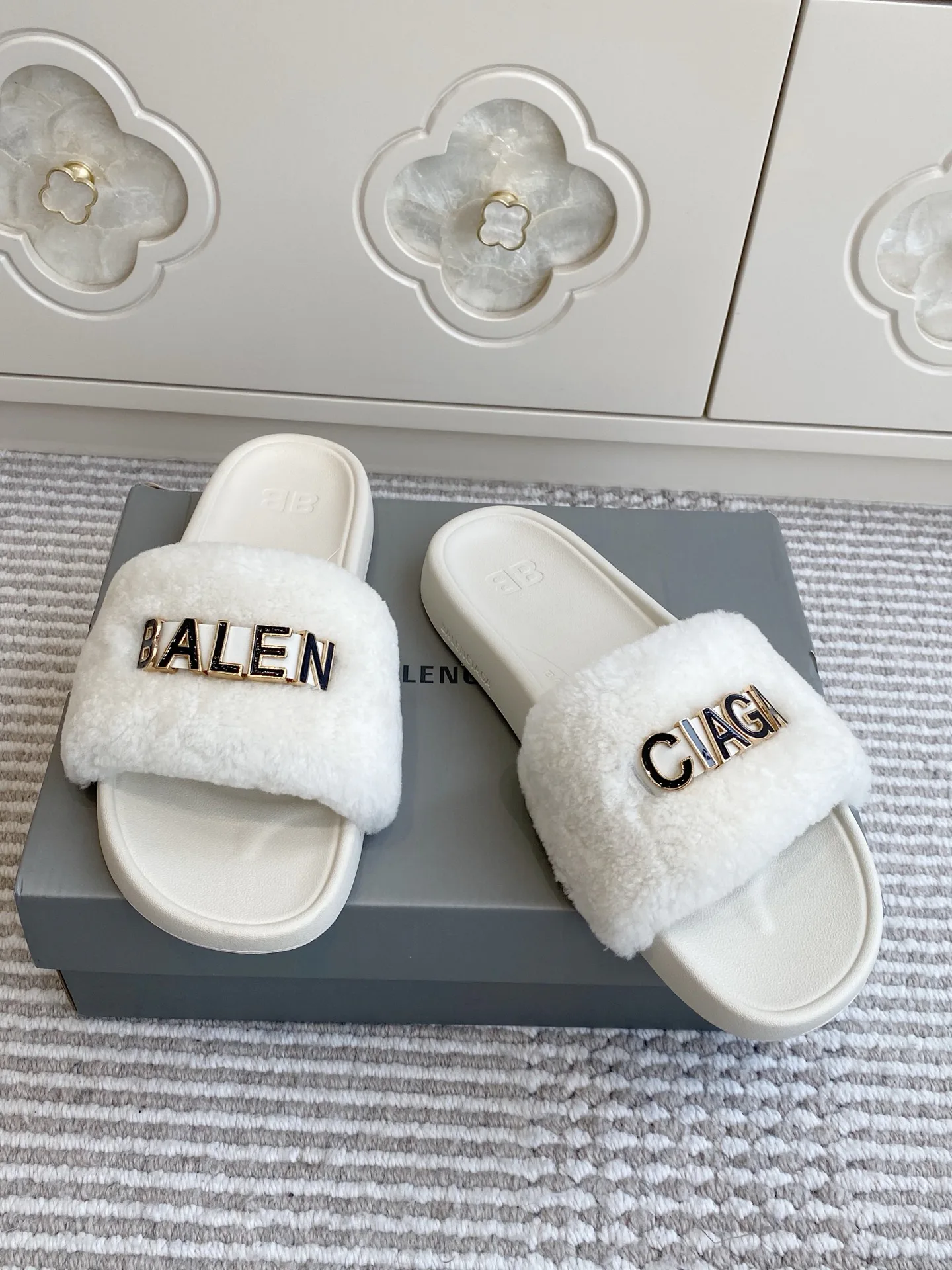 Шлепанцы Женские Balenciaga 11430334