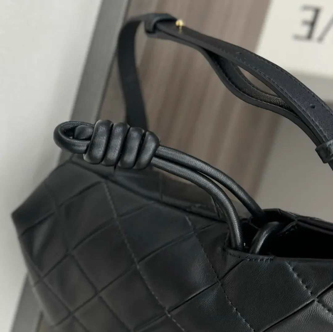 Клатчи Женские Loewe 617181
