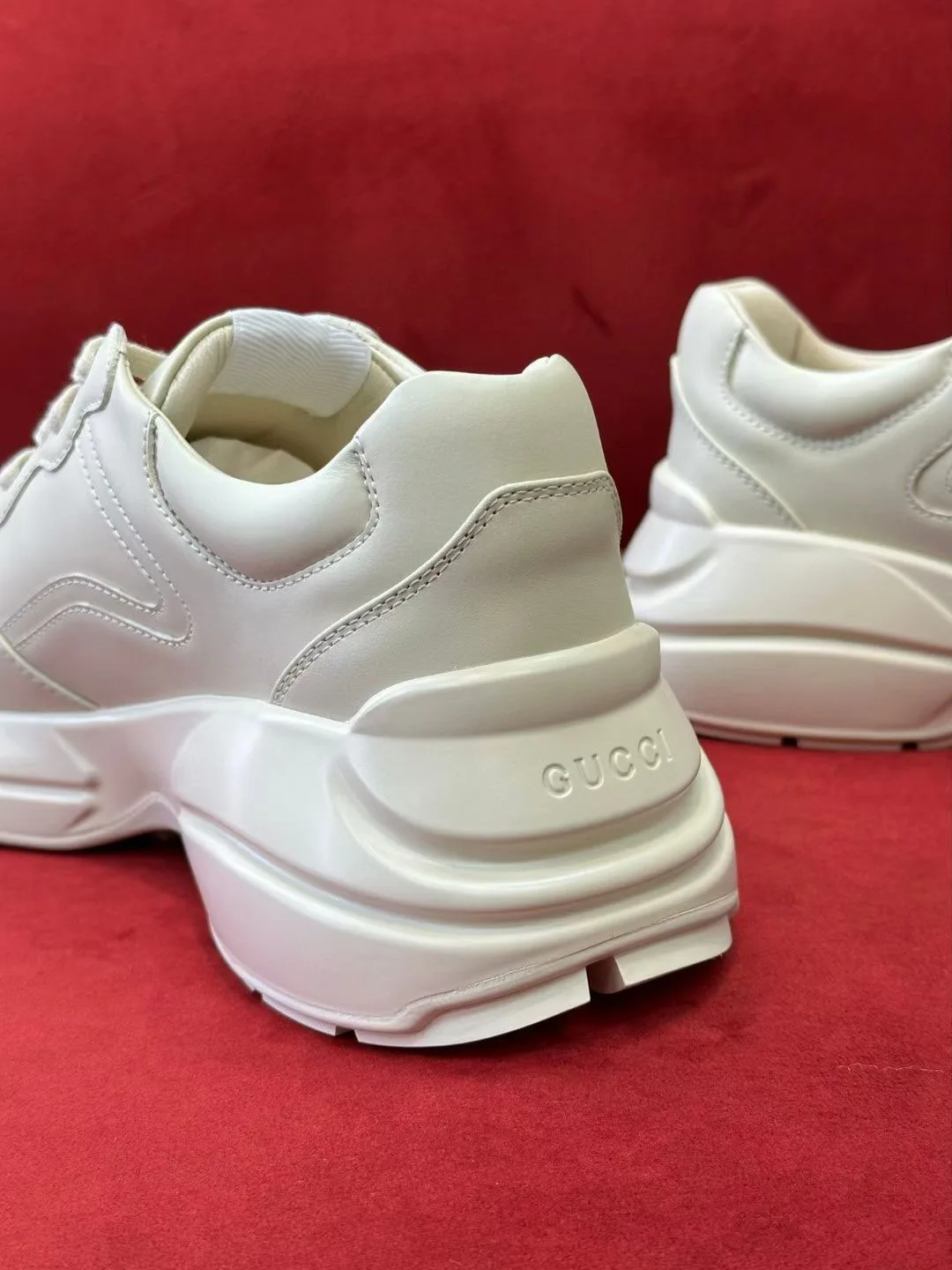 Кроссовки Женские Gucci 5120047