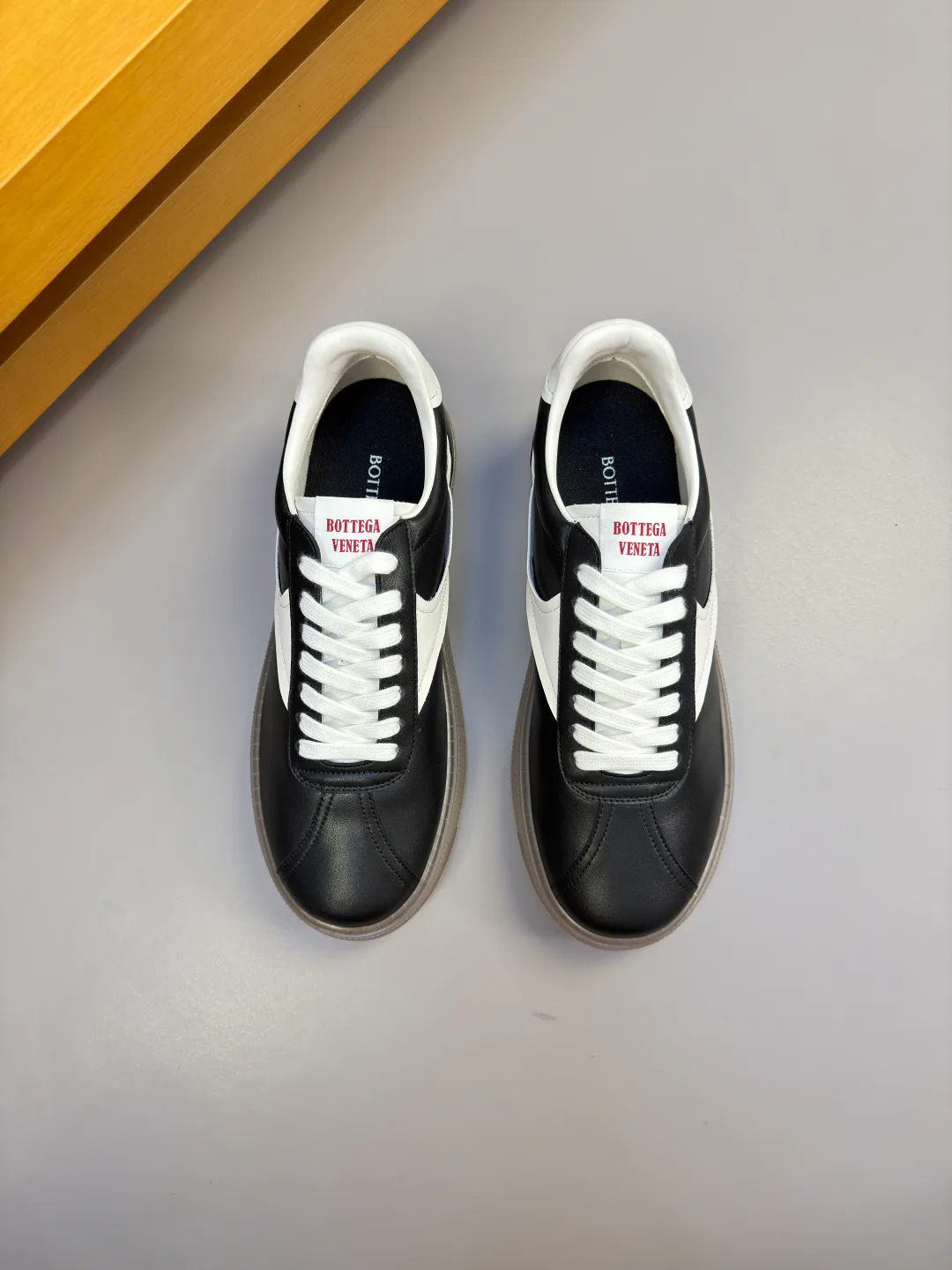 Кроссовки Мужские Bottega Veneta 18744078