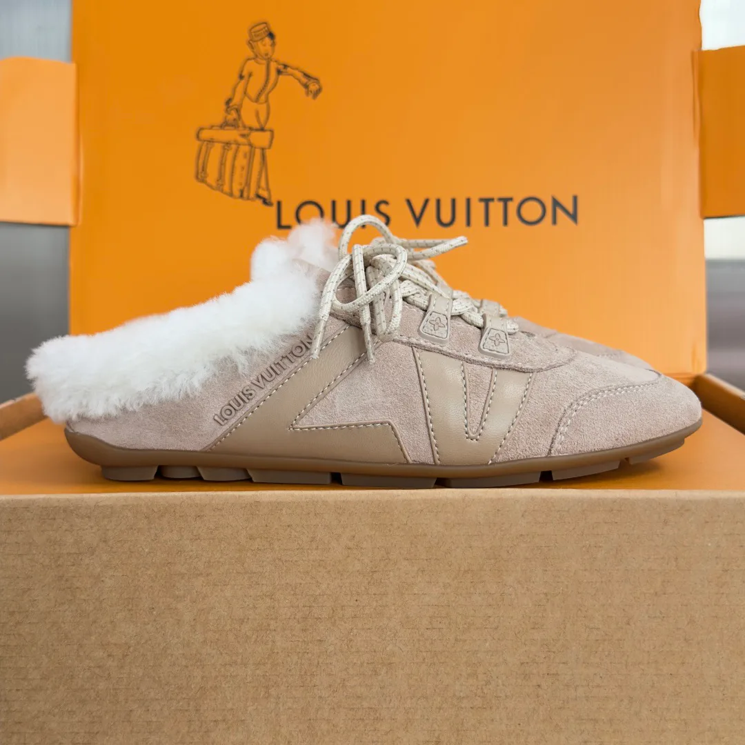 Кроссовки Женские Louis Vuitton 18780247
