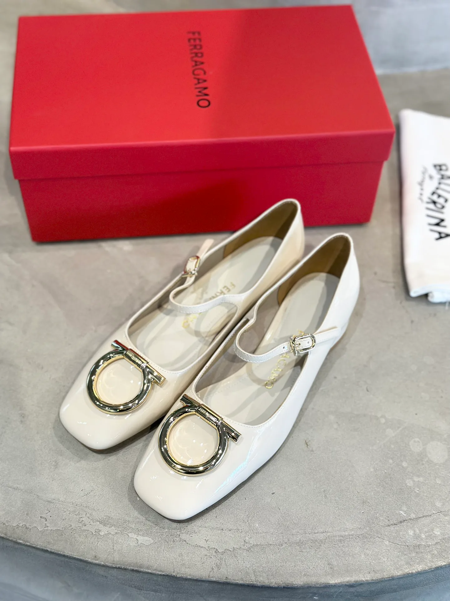 Туфли Женские Salvatore Ferragamo 13368435