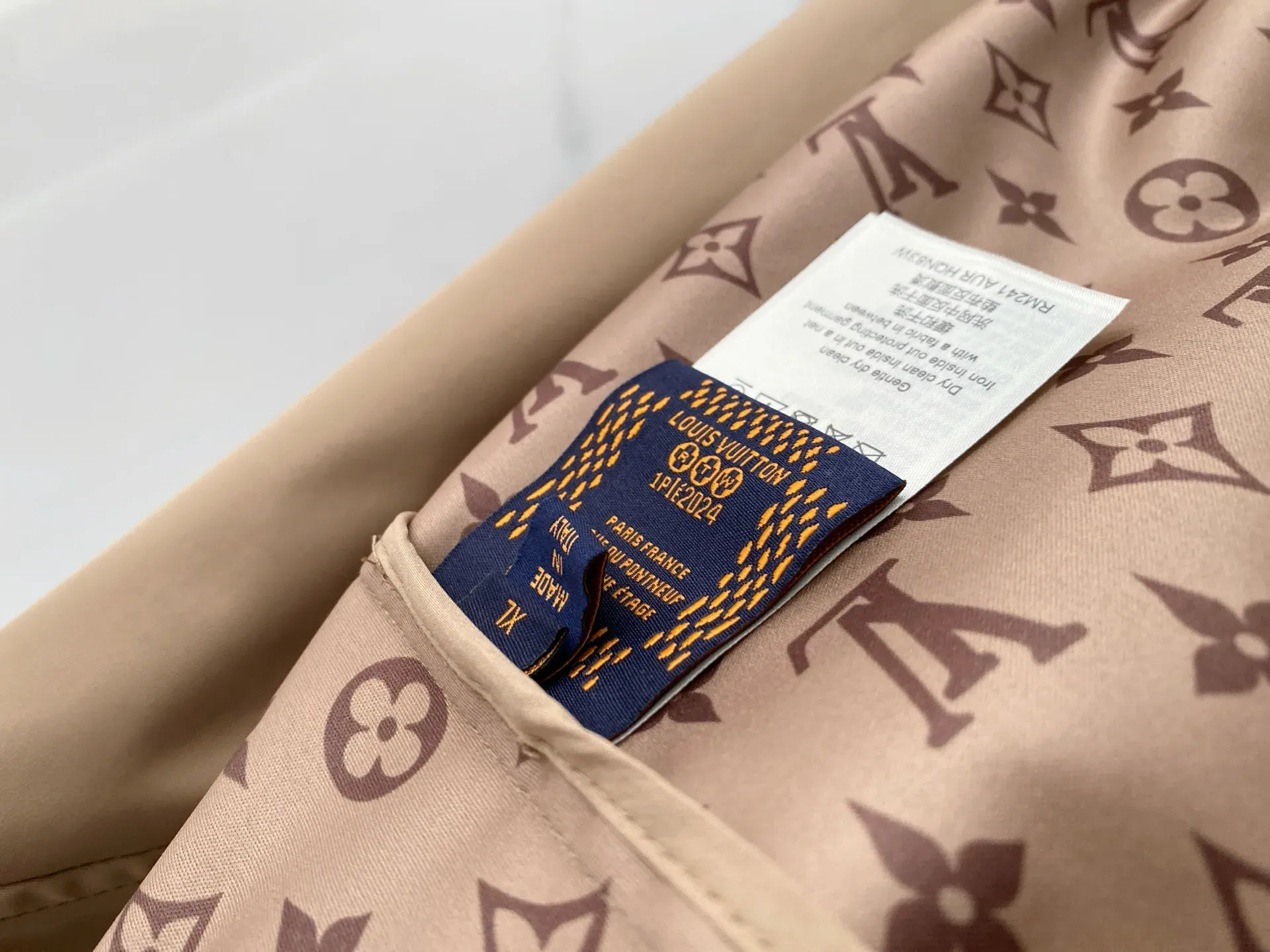 Куртки И Пуховики Мужские Louis Vuitton 1916635