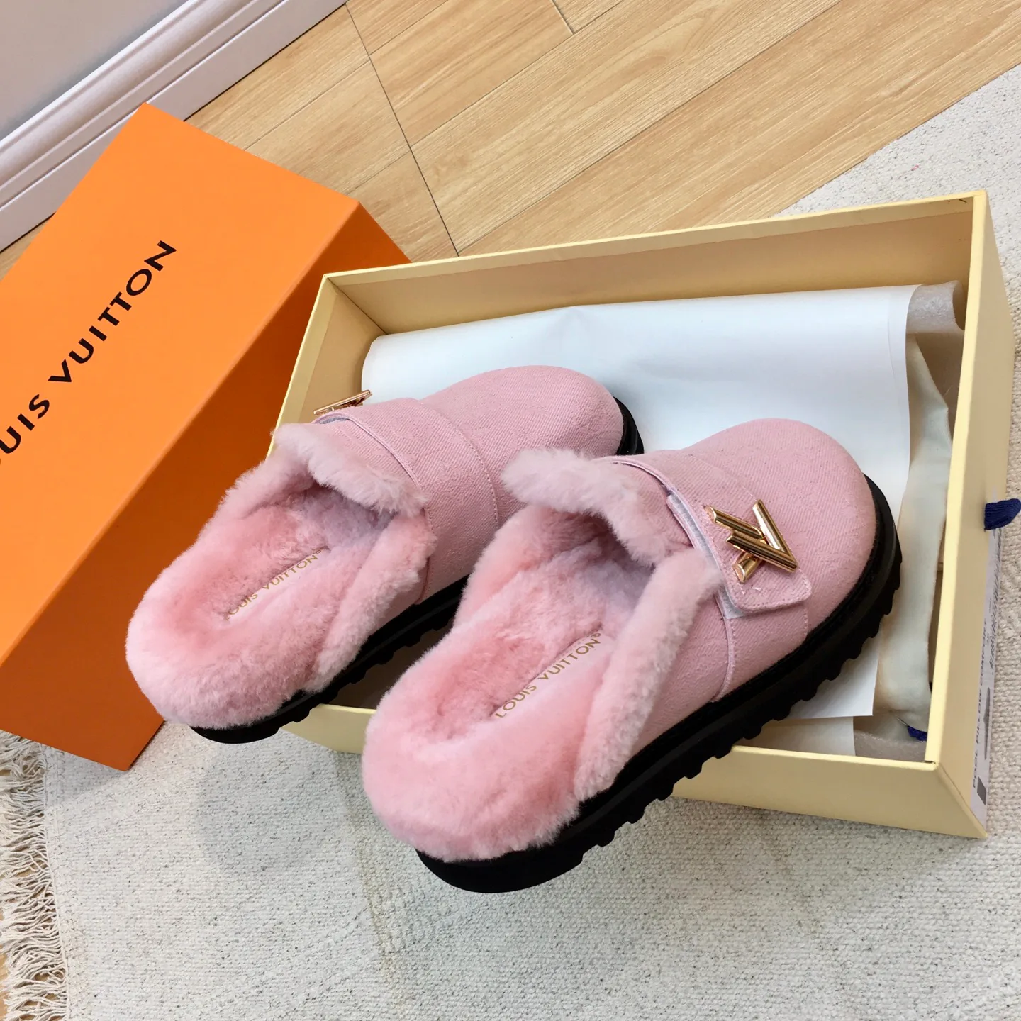 Тапочки Женские Louis Vuitton 3443668