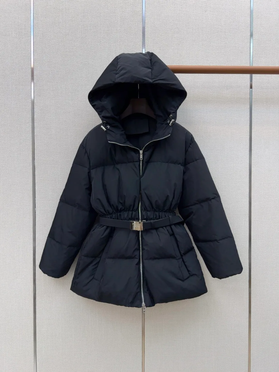 Куртки И Пуховики Женские Prada 19578901