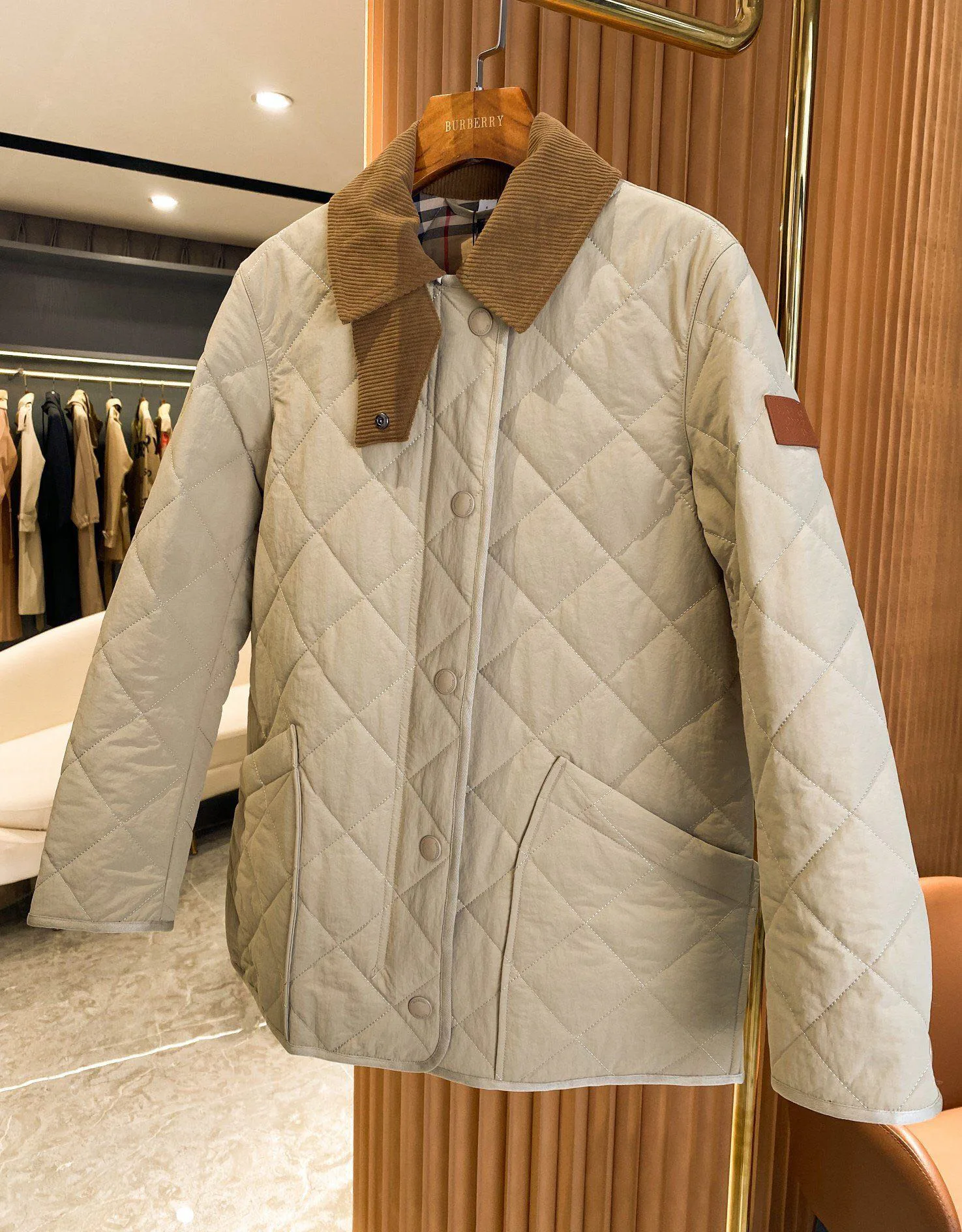 Куртки И Пуховики Женские Burberry 17998768