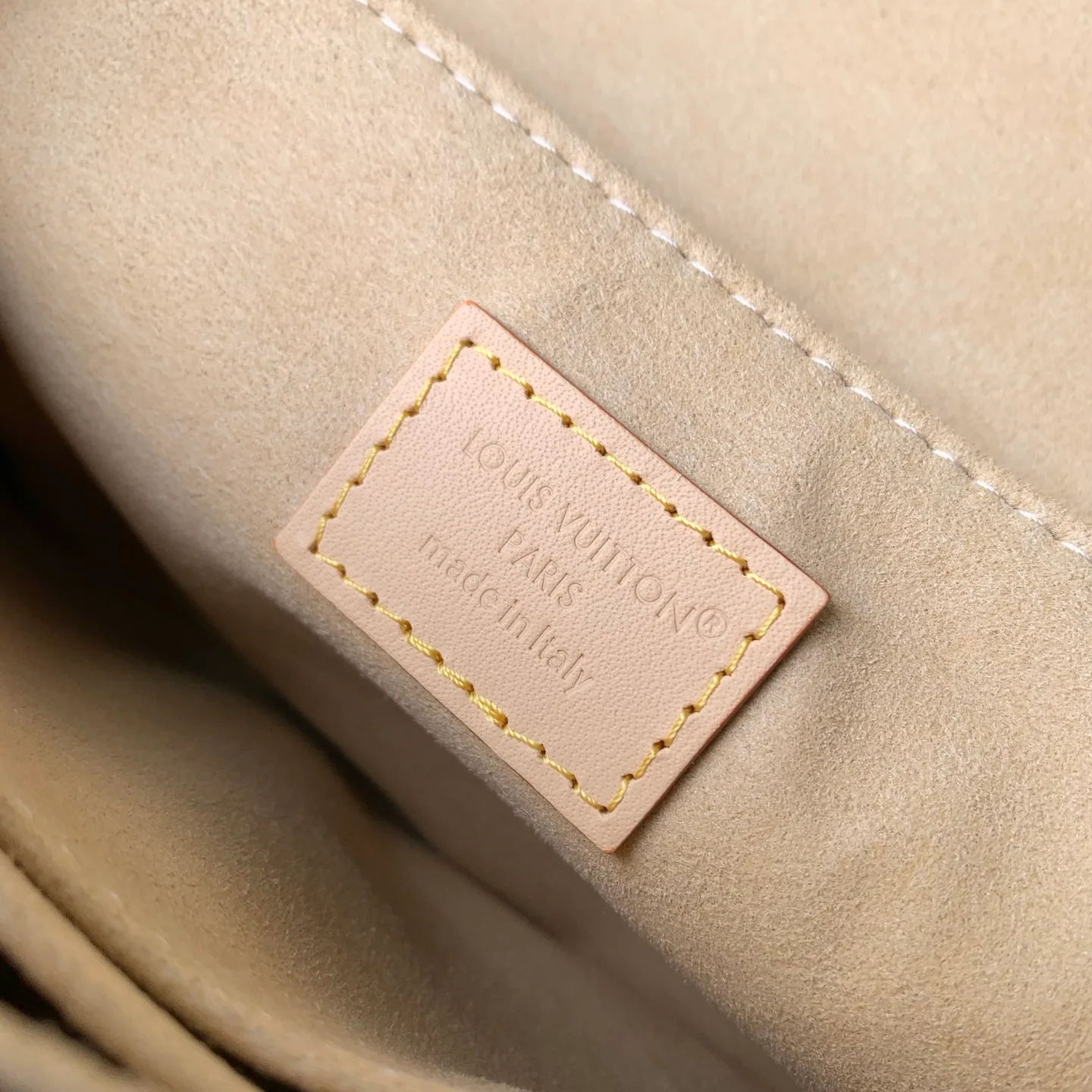 Классические Сумки Женские Louis Vuitton 18147432