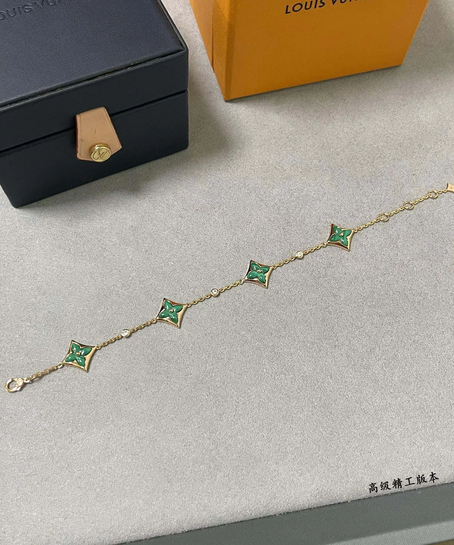 Бижутерия Louis Vuitton 11474359