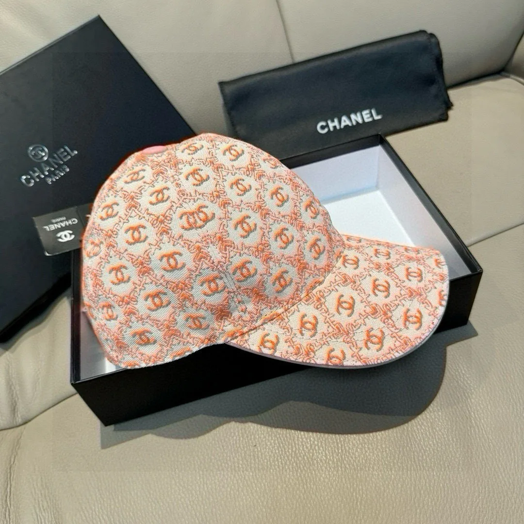 Головные Уборы Chanel 18105235