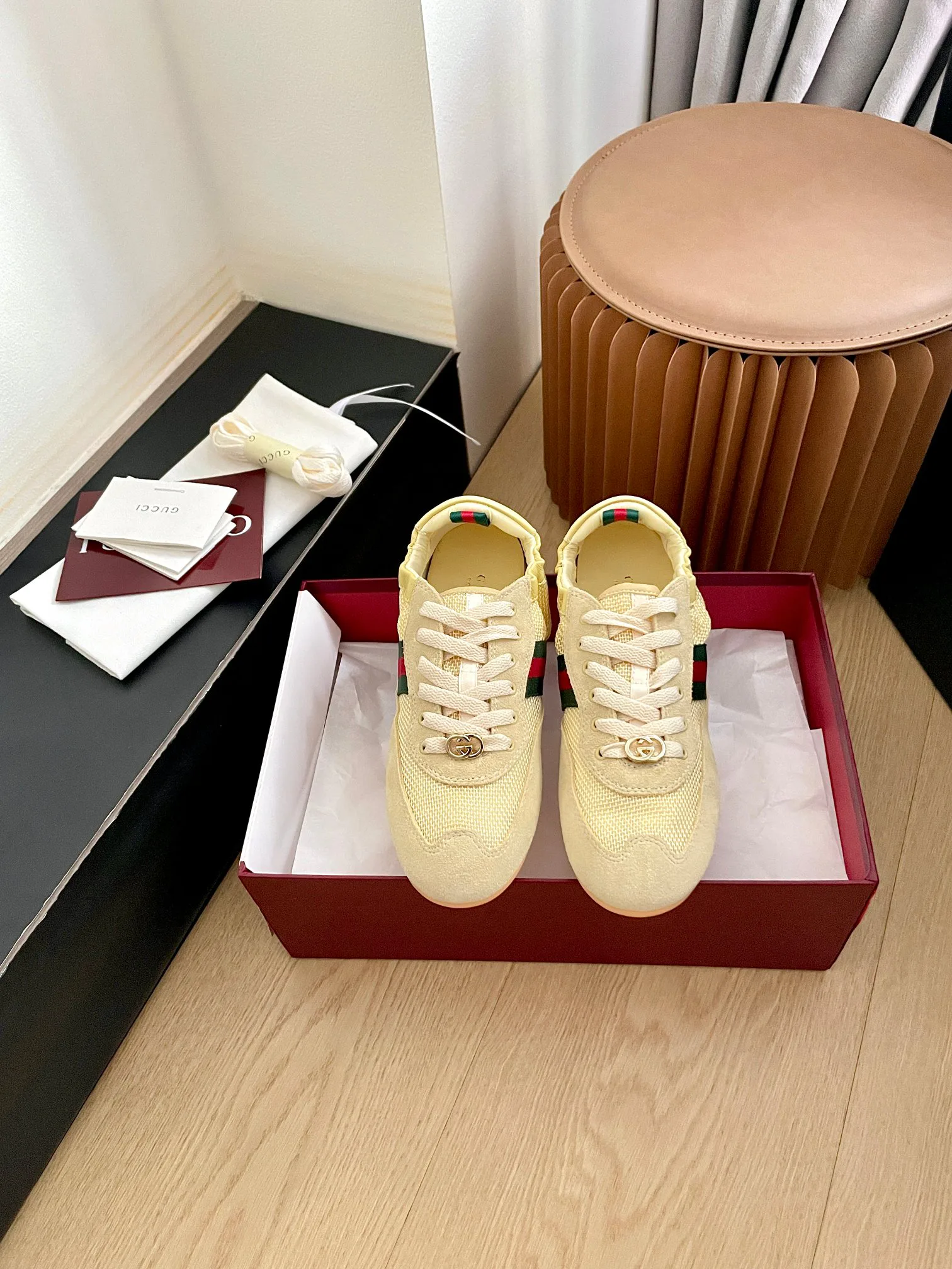 Кроссовки Женские Gucci 941866