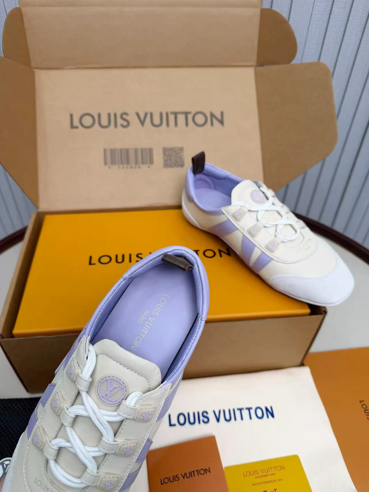 Кроссовки Женские Louis Vuitton 11250638