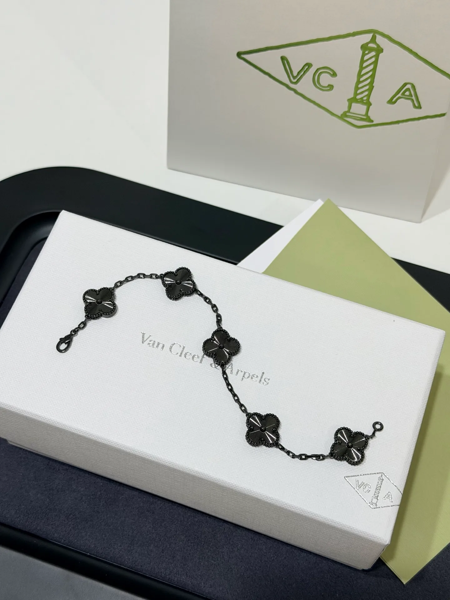 Бижутерия Van Cleef & Arpels 18123012