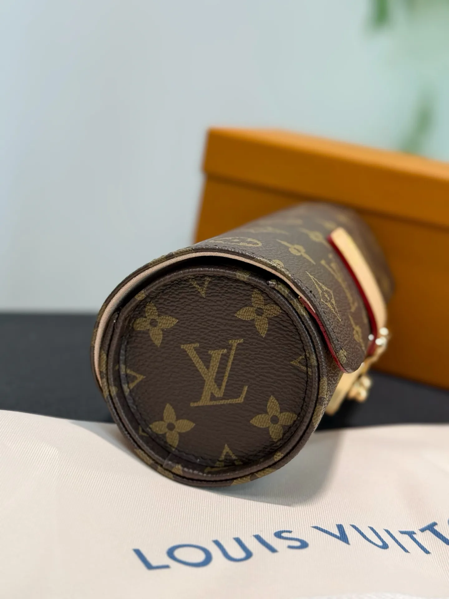 Текстиль Louis Vuitton 1383239