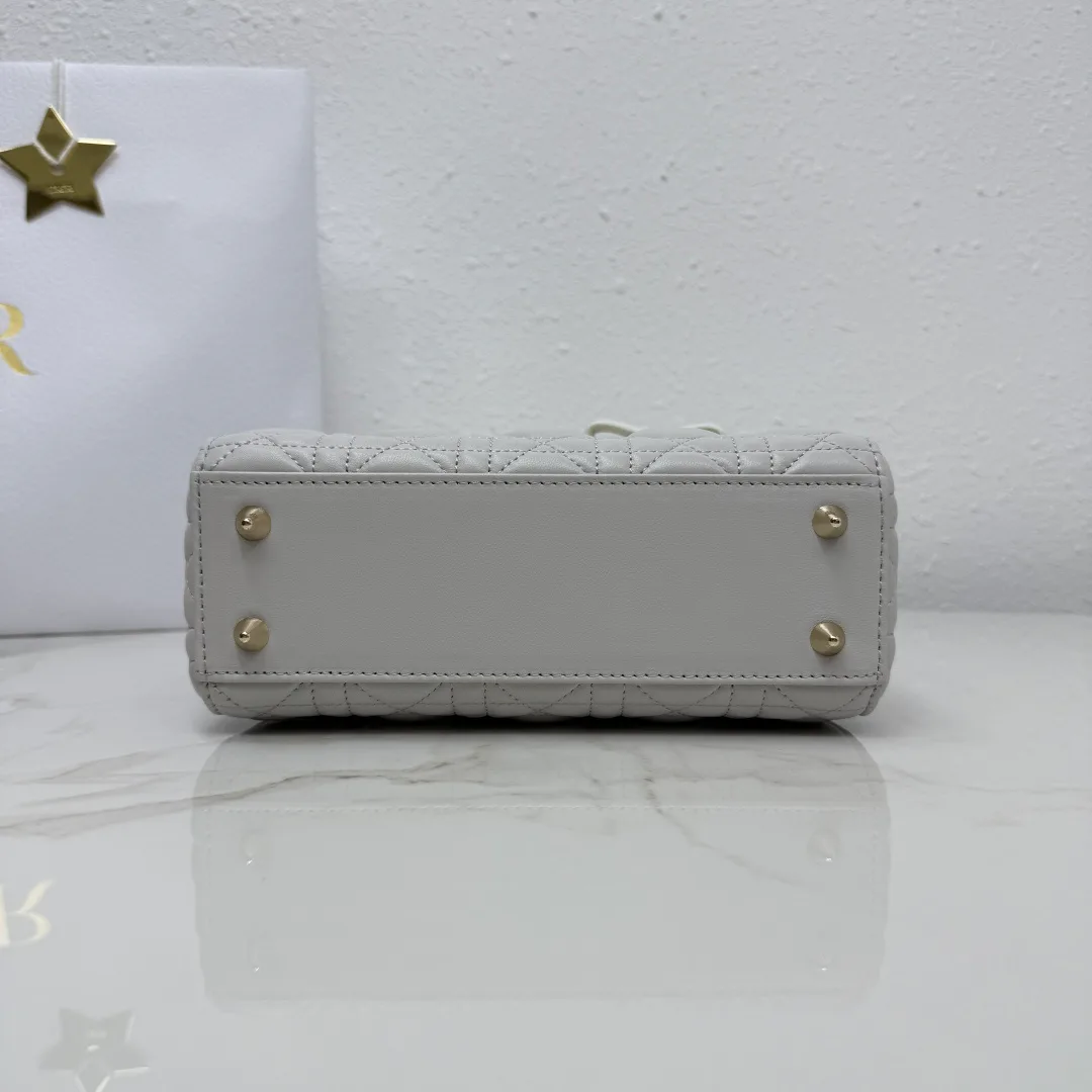 Классические Сумки Женские Christian Dior 17601417