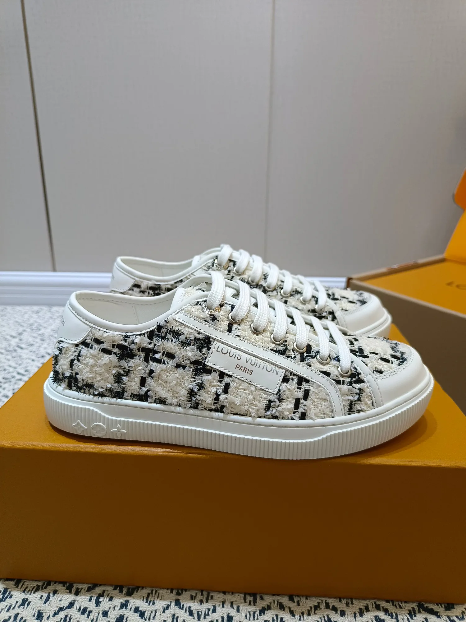 Кроссовки Женские Louis Vuitton 188402