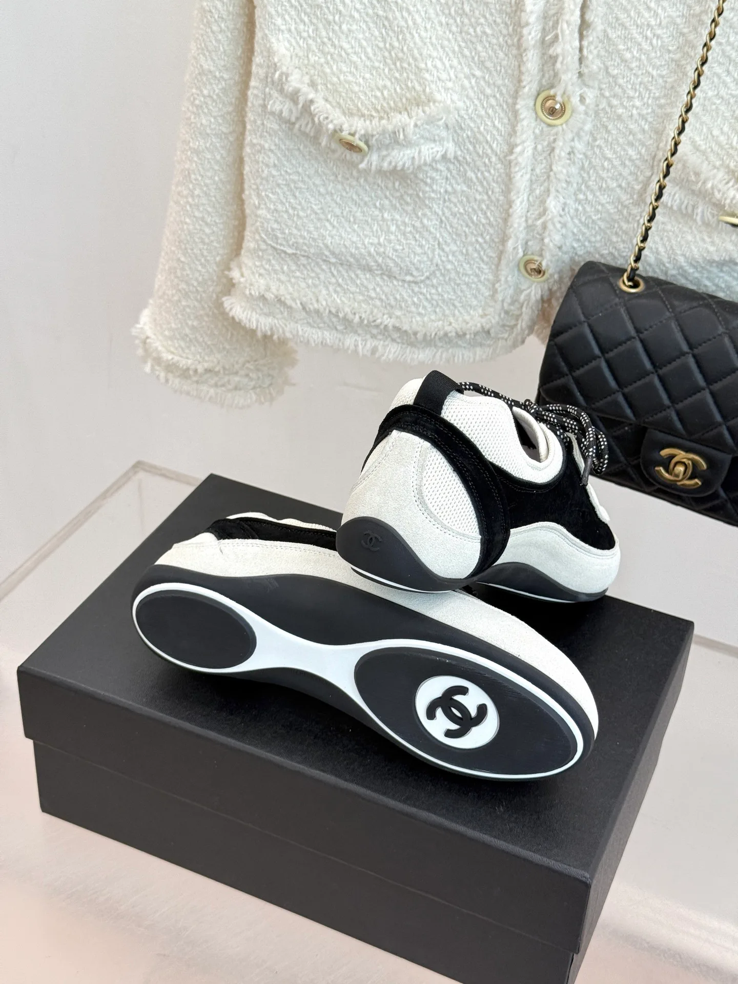 Кроссовки Женские Chanel 17025637