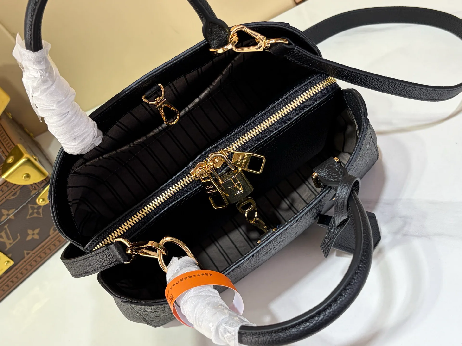 Классические Сумки Женские Louis Vuitton 18240331