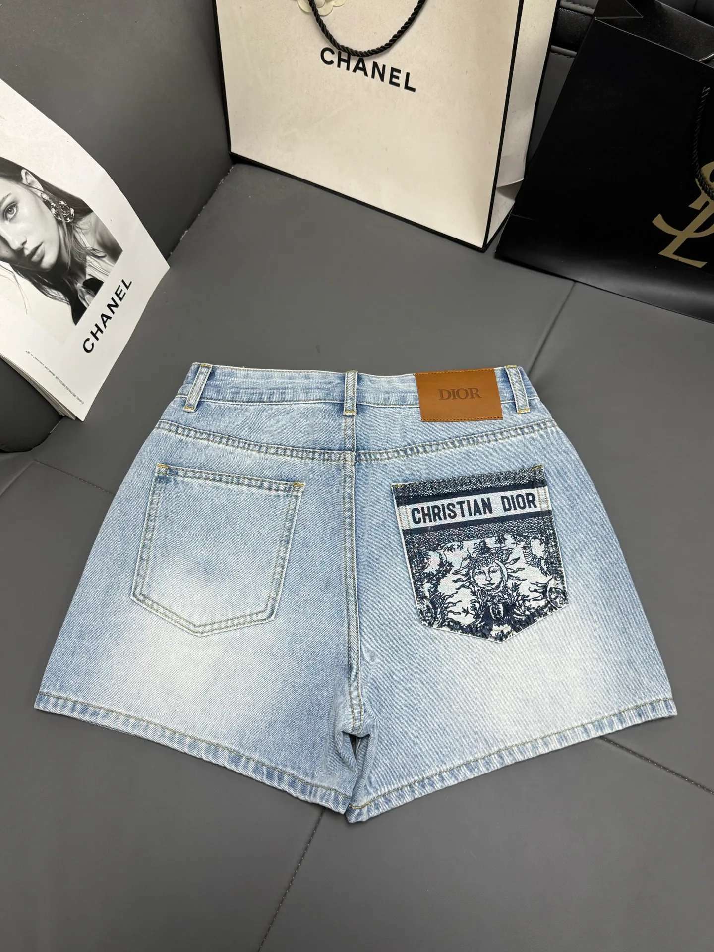 Шорты Женские Christian Dior 12705573