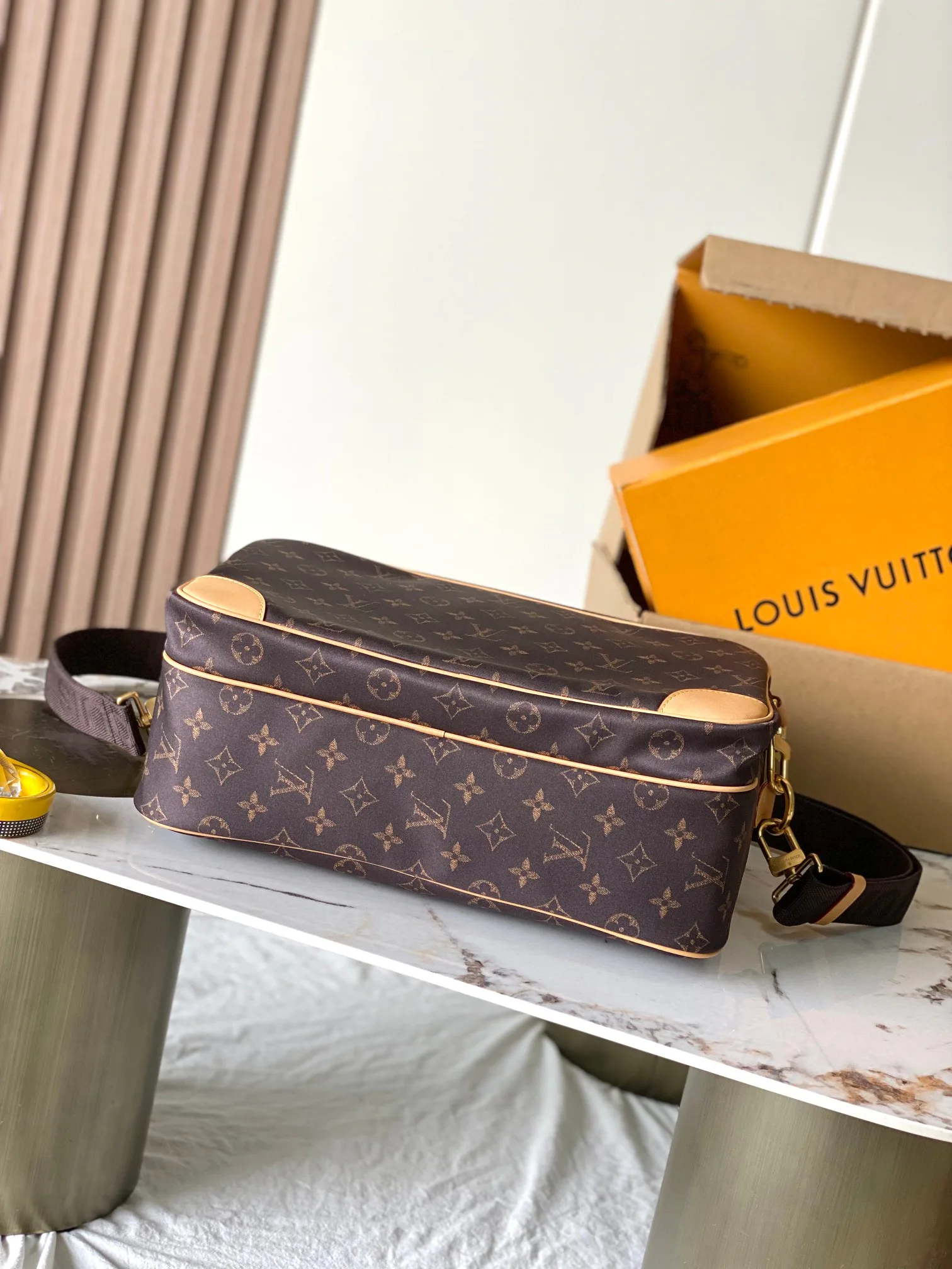 Классические Сумки Женские Louis Vuitton 18170489