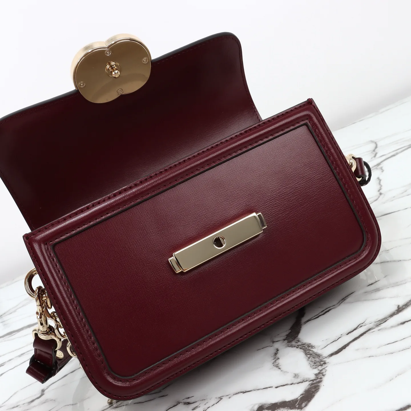Классические Сумки Женские Gucci 18210724