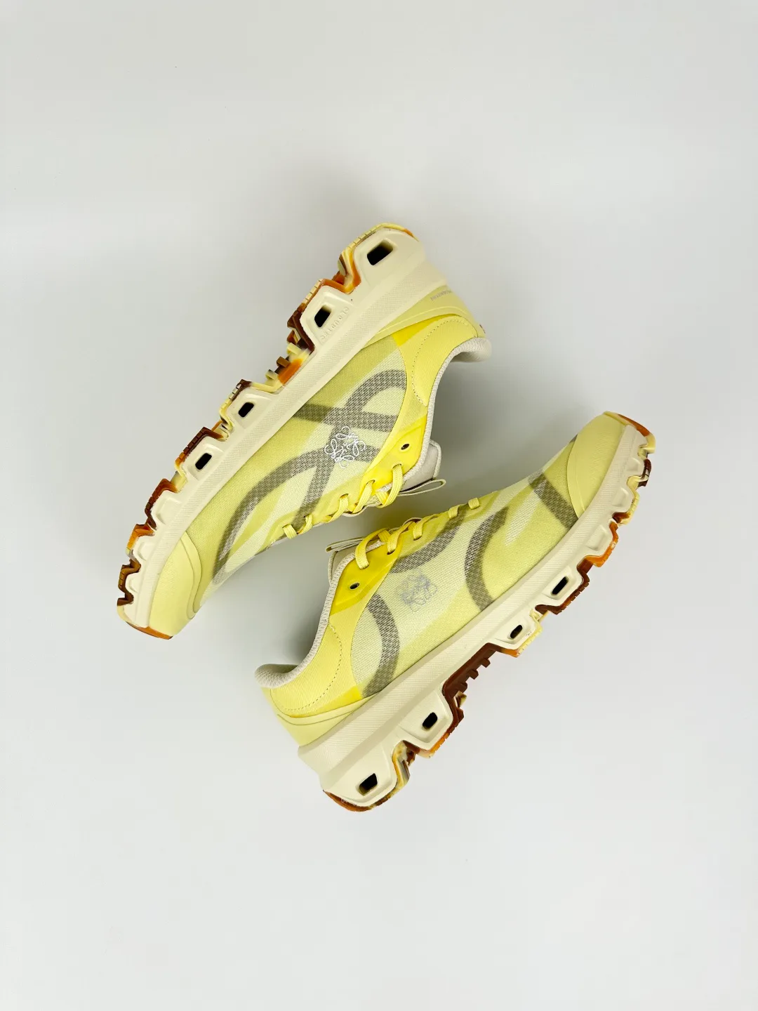 Кроссовки Женские Loewe 11228556